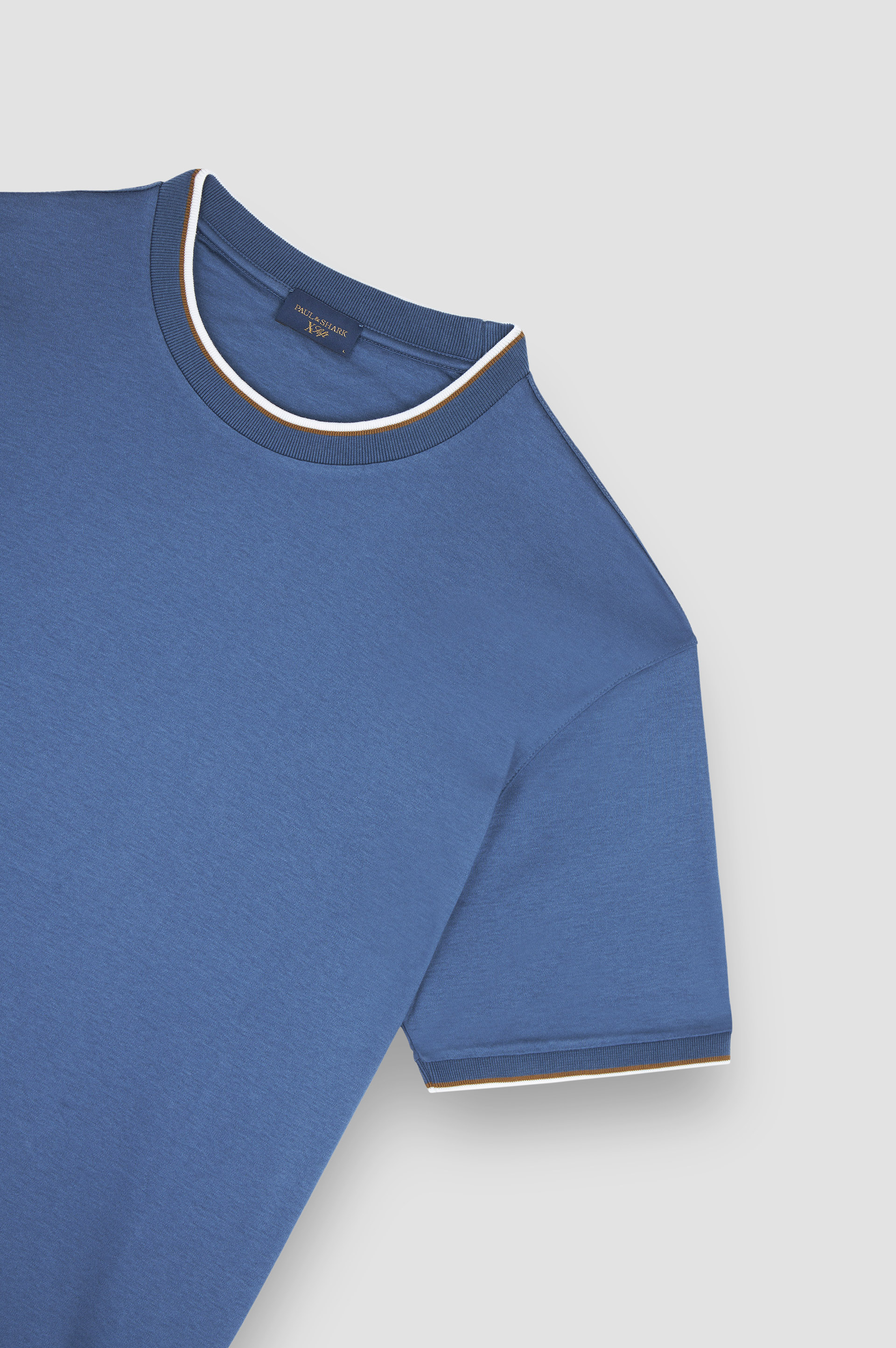 Cami seta X-Soft de algod&oacute;n Interlock con perfiles a contraste image number 4