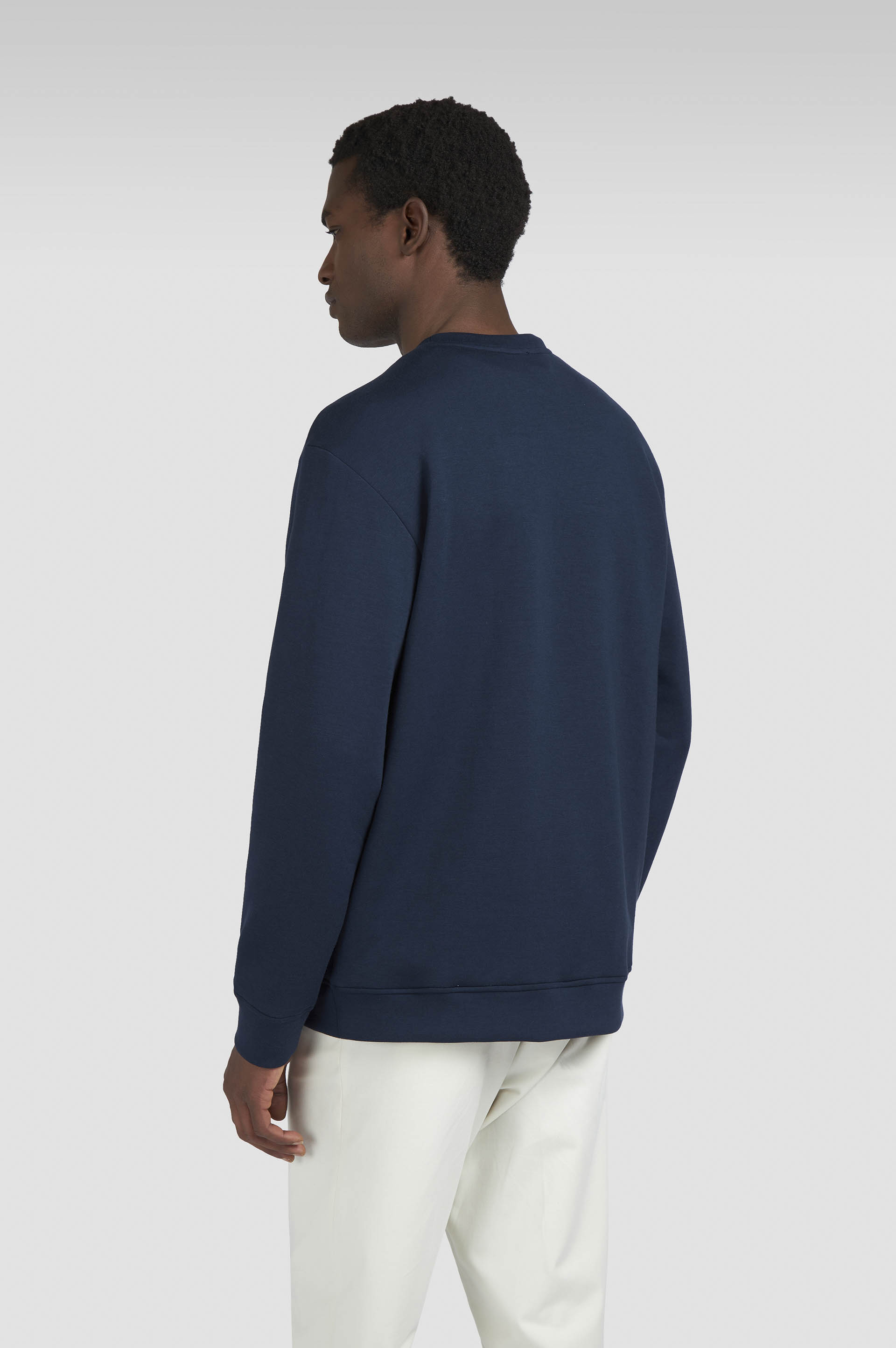 Supima®棉质卫衣带有徽章刺绣 image number 3 Supima®棉质卫衣带有徽章刺绣 image number 3