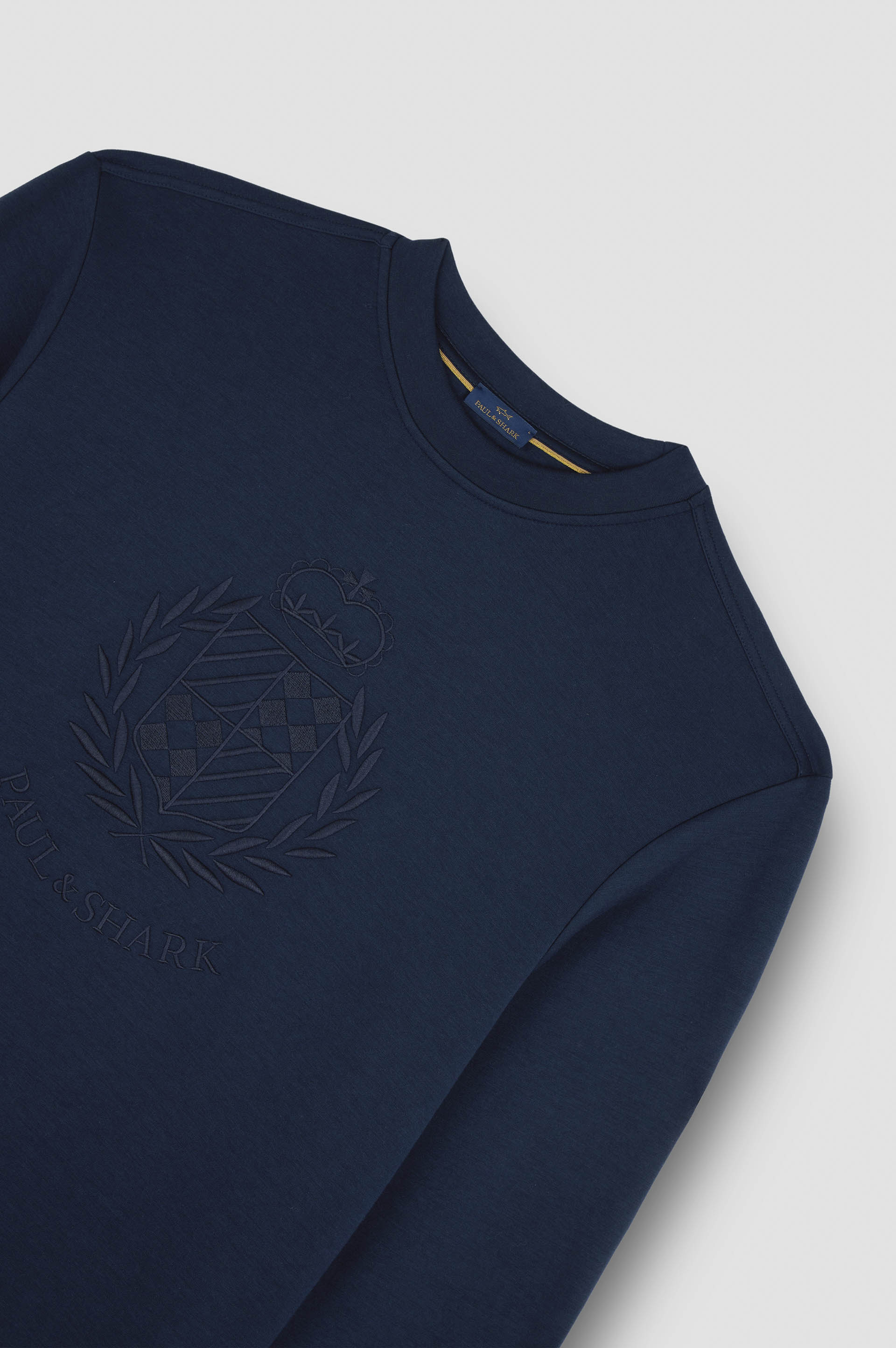 Supima®棉质卫衣带有徽章刺绣 image number 5 Supima®棉质卫衣带有徽章刺绣 image number 5