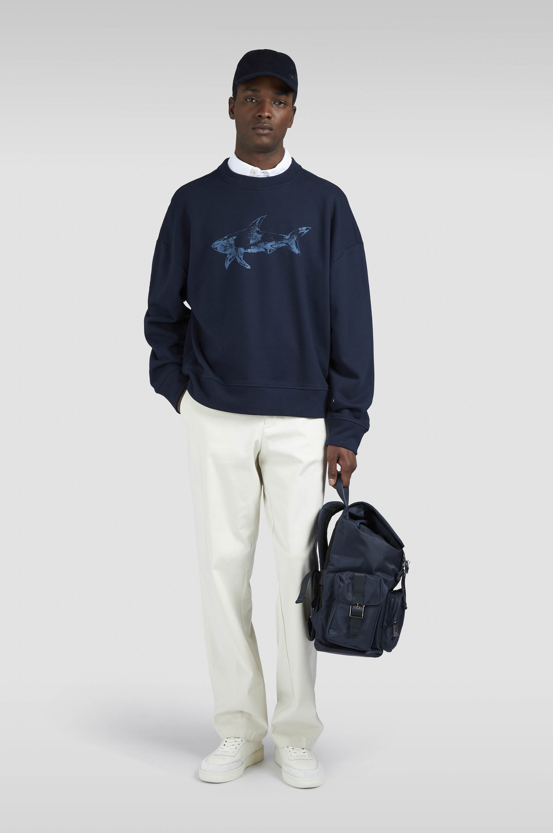 Cotton Fleece sweatshirt with Shark print image number 2 Cotton Fleece sweatshirt with Shark print image number 2