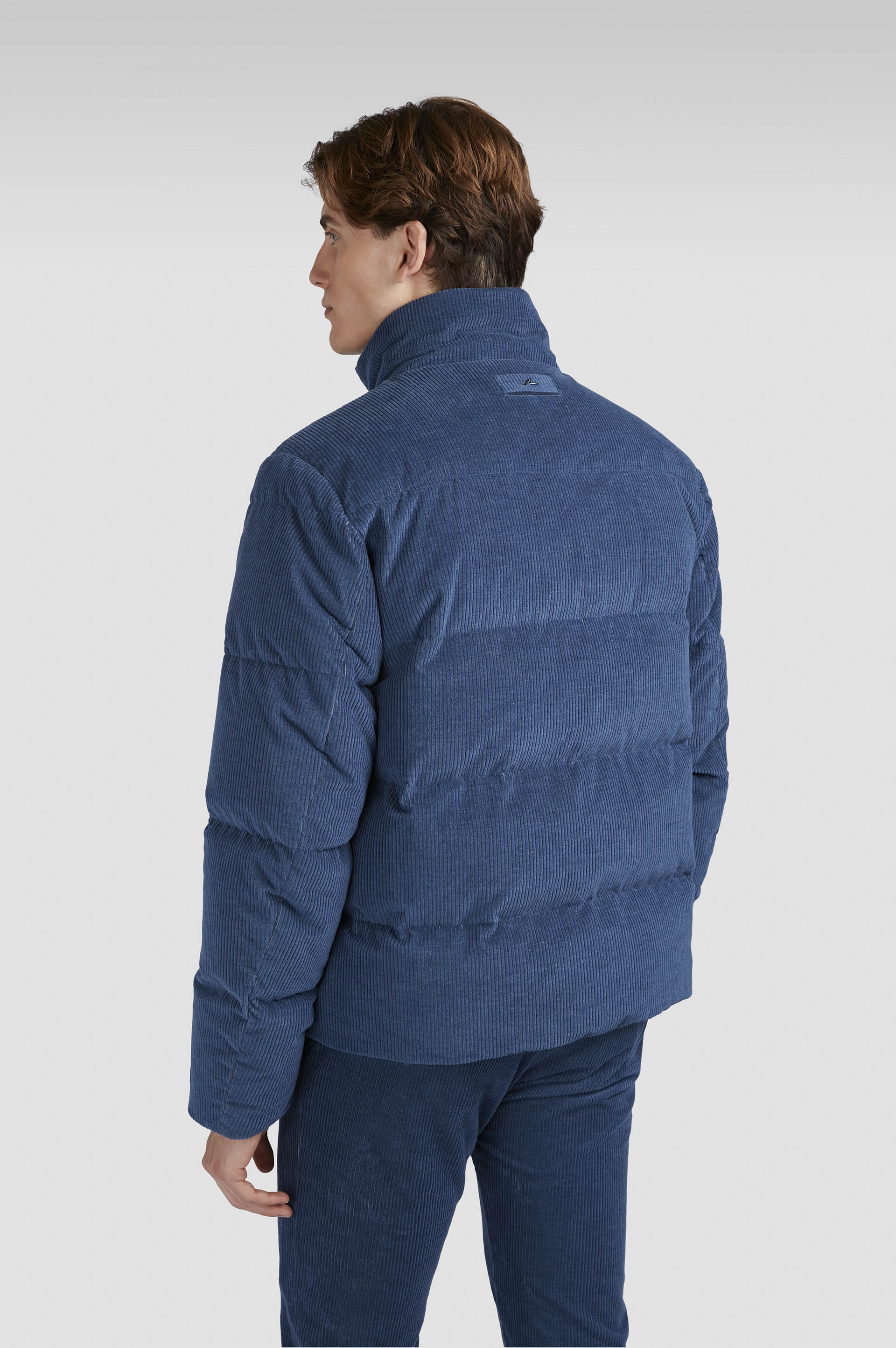 Ultralight down jacket in cashmere and cotton velvet image number 3 Ultralight down jacket in cashmere and cotton velvet image number 3