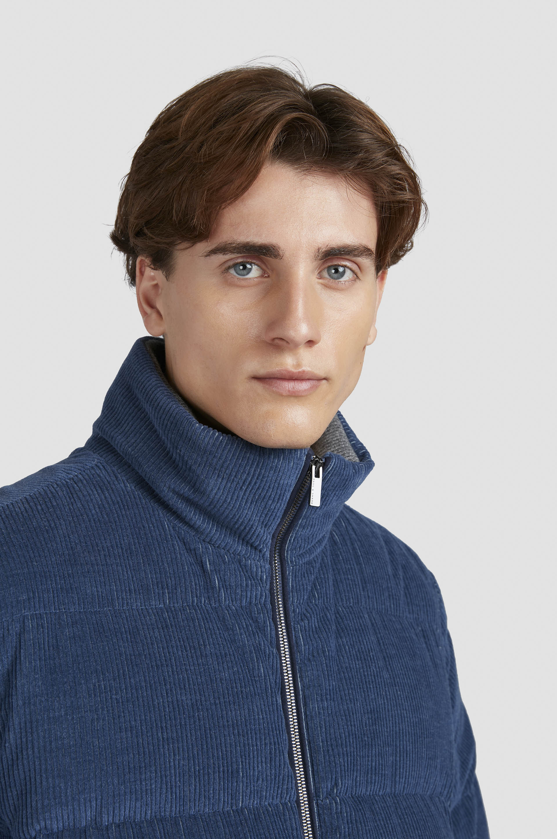 Ultralight down jacket in cashmere and cotton velvet image number 4 Ultralight down jacket in cashmere and cotton velvet image number 4