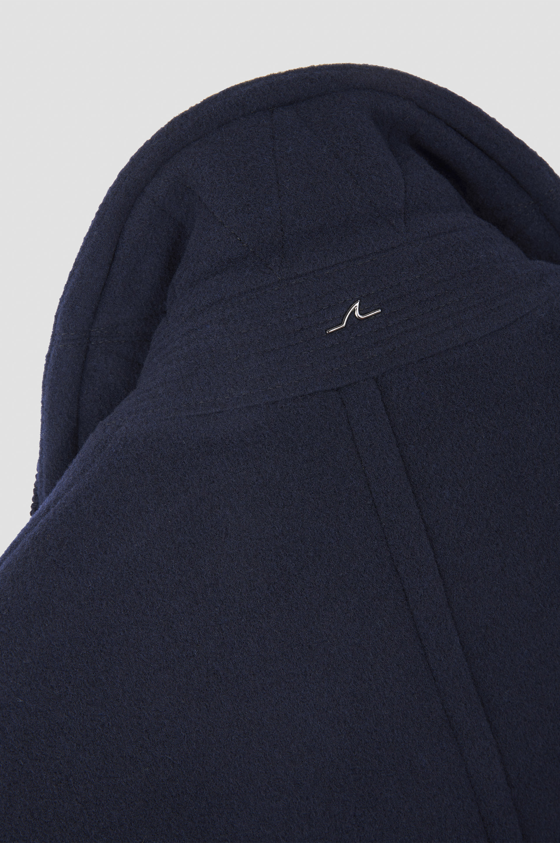 True Peacoat in wool and cashmere image number 7 True Peacoat in wool and cashmere image number 7