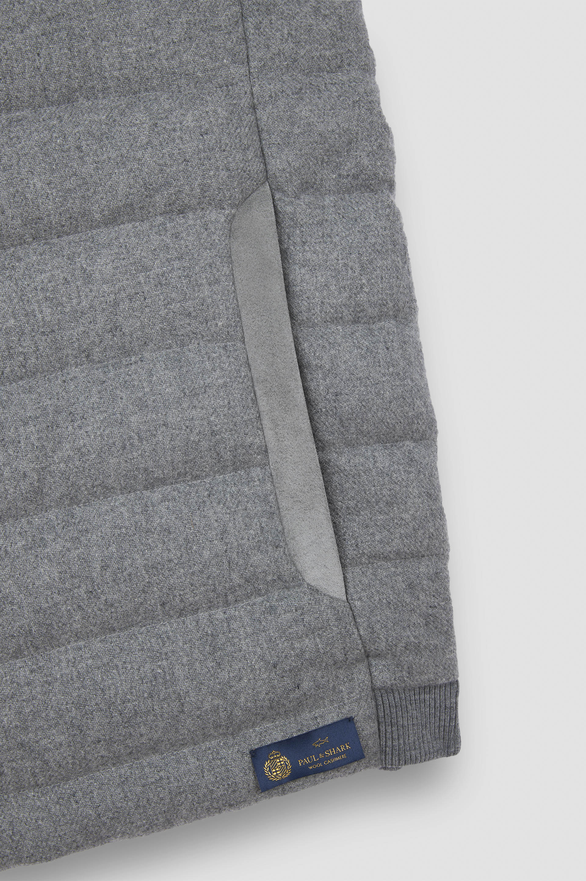 Padded gilet in wool and cashmere image number 7 Padded gilet in wool and cashmere image number 7