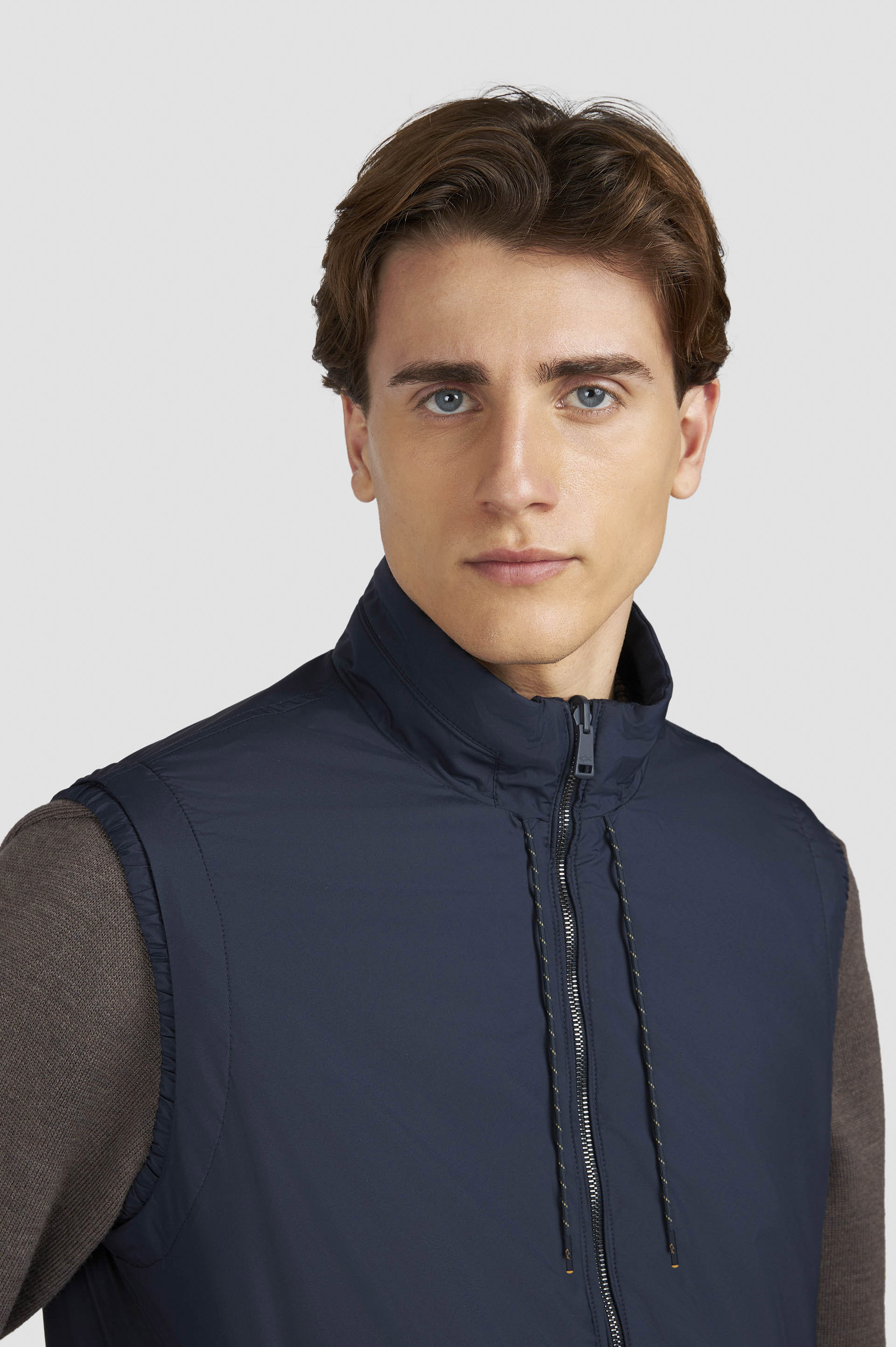 Gilet réversible en laine, soie et microfibre image number 4