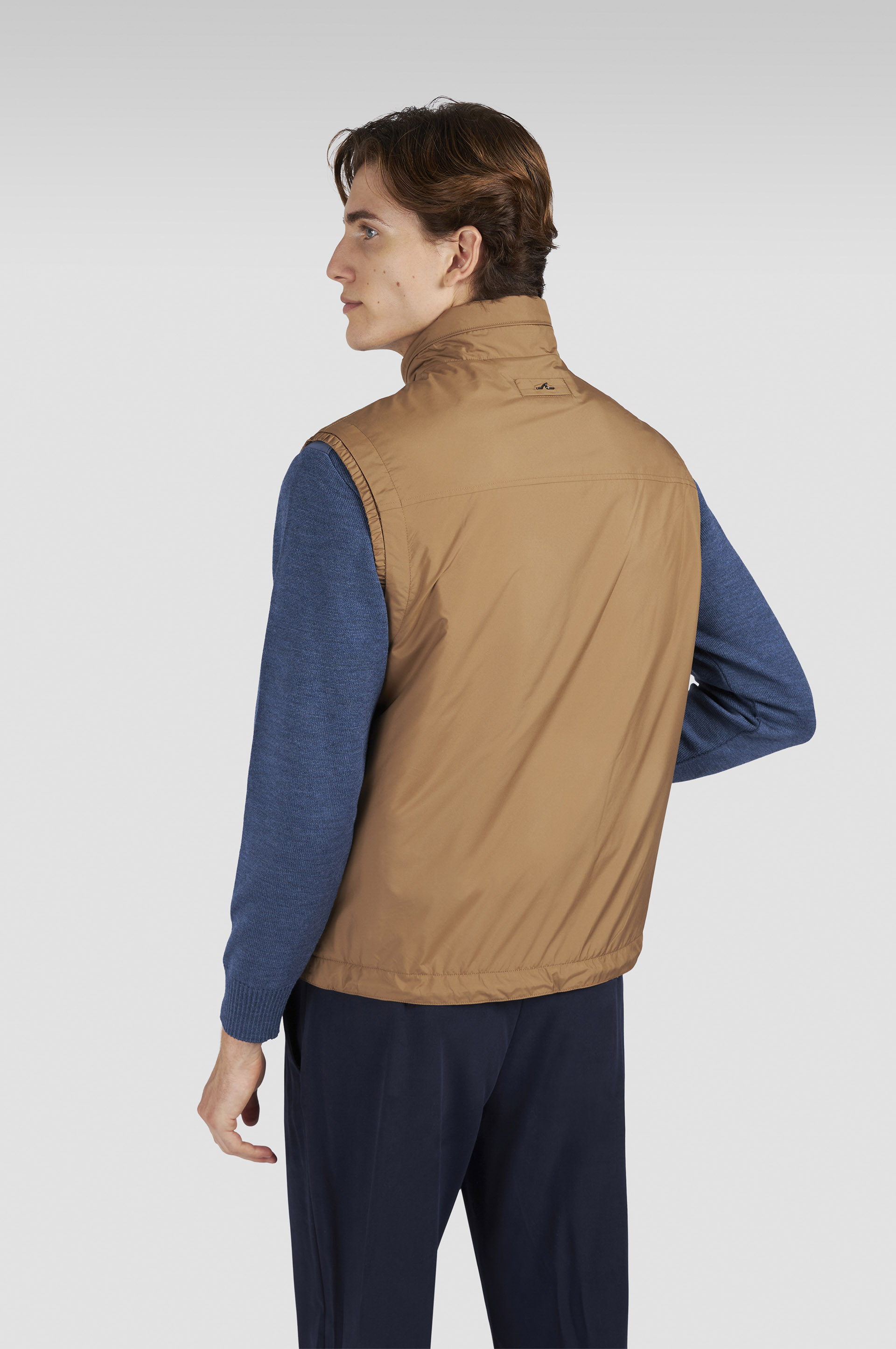 Reversible gilet in wool, silk, and microfiber image number 3 Reversible gilet in wool, silk, and microfiber image number 3