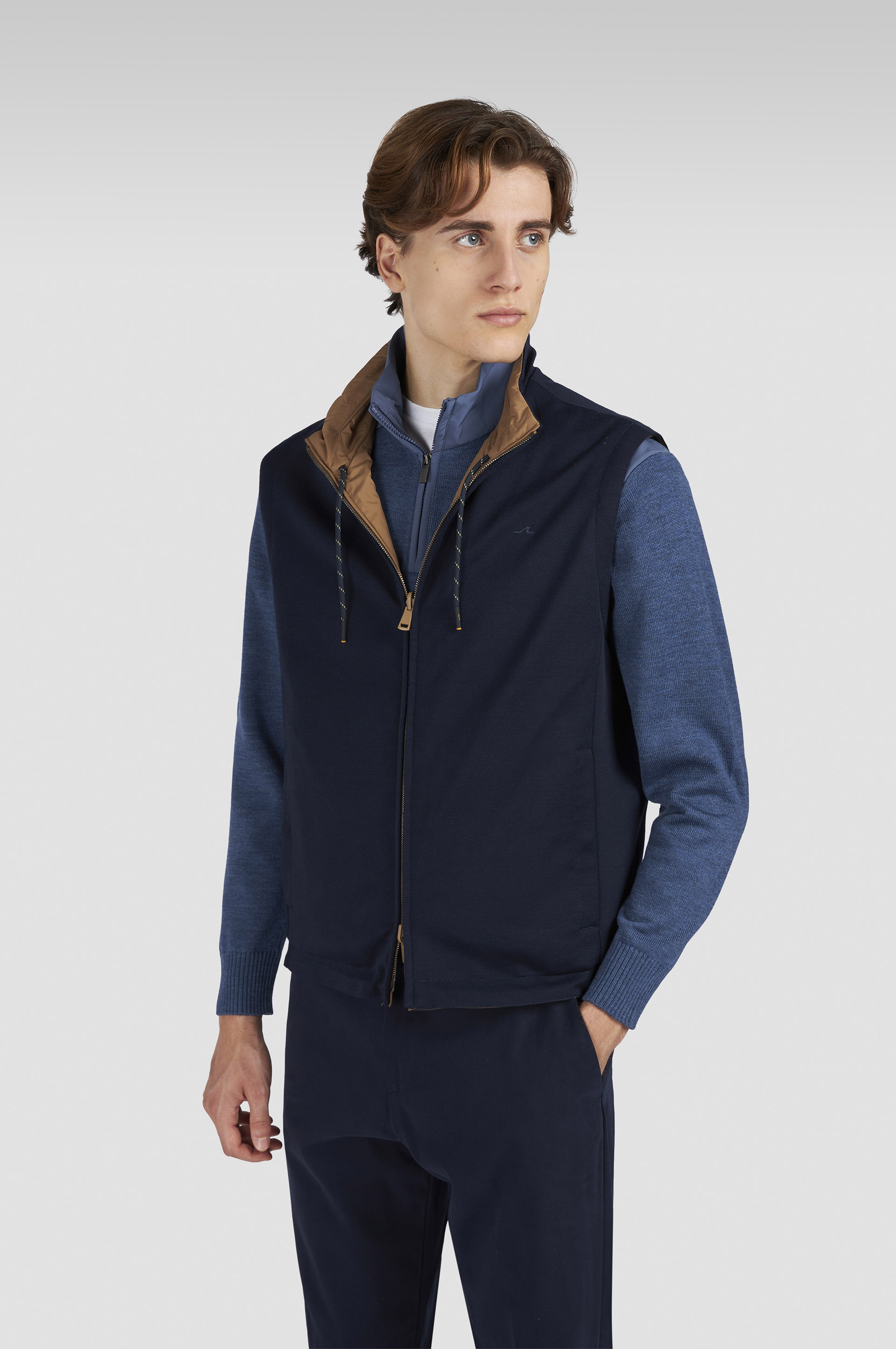 Reversible gilet in wool, silk, and microfiber image number 7 Reversible gilet in wool, silk, and microfiber image number 7