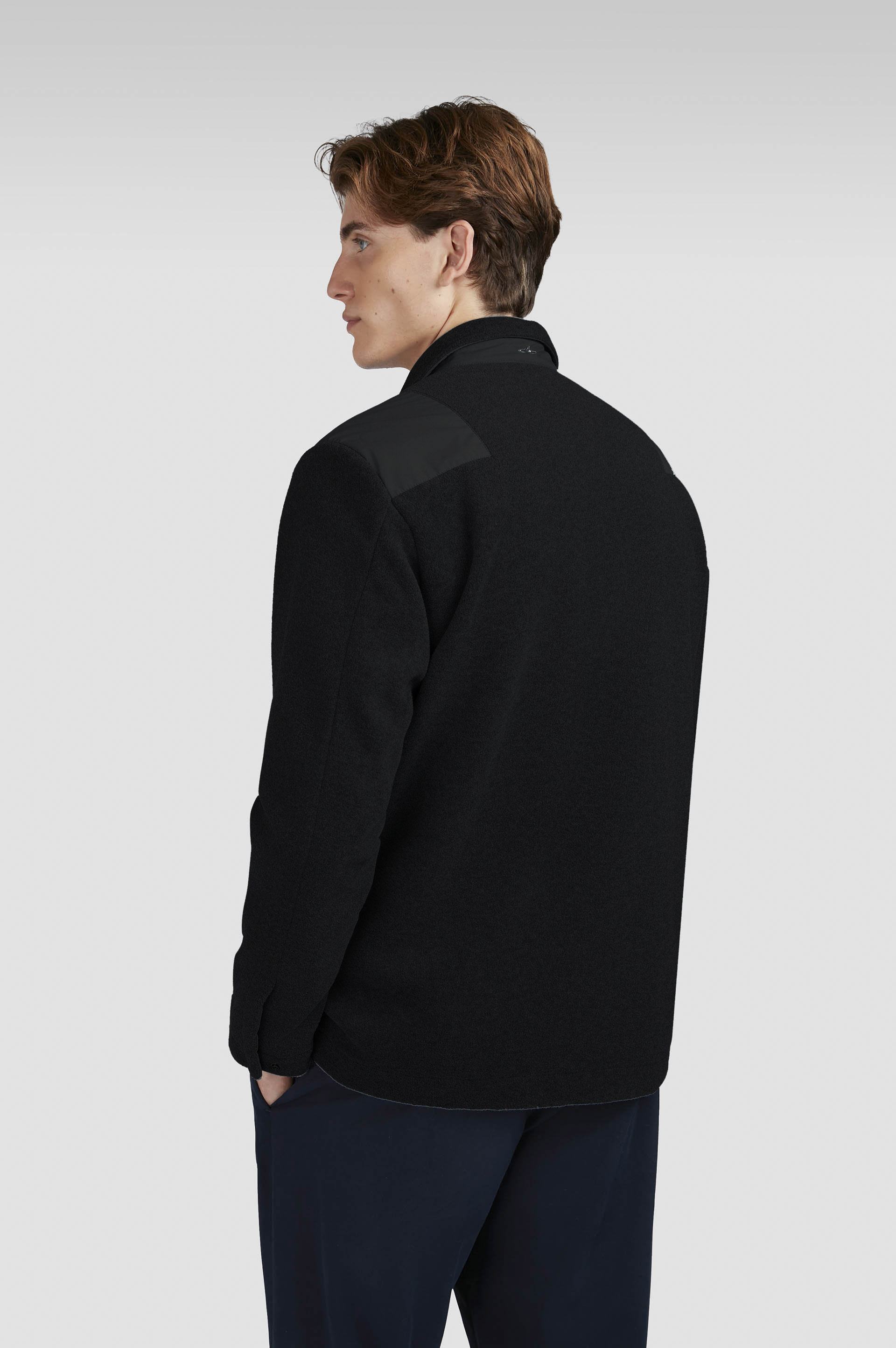 Sobrecamisa de forro polar con inserciones en tejido técnico image number 3 Sobrecamisa de forro polar con inserciones en tejido técnico image number 3