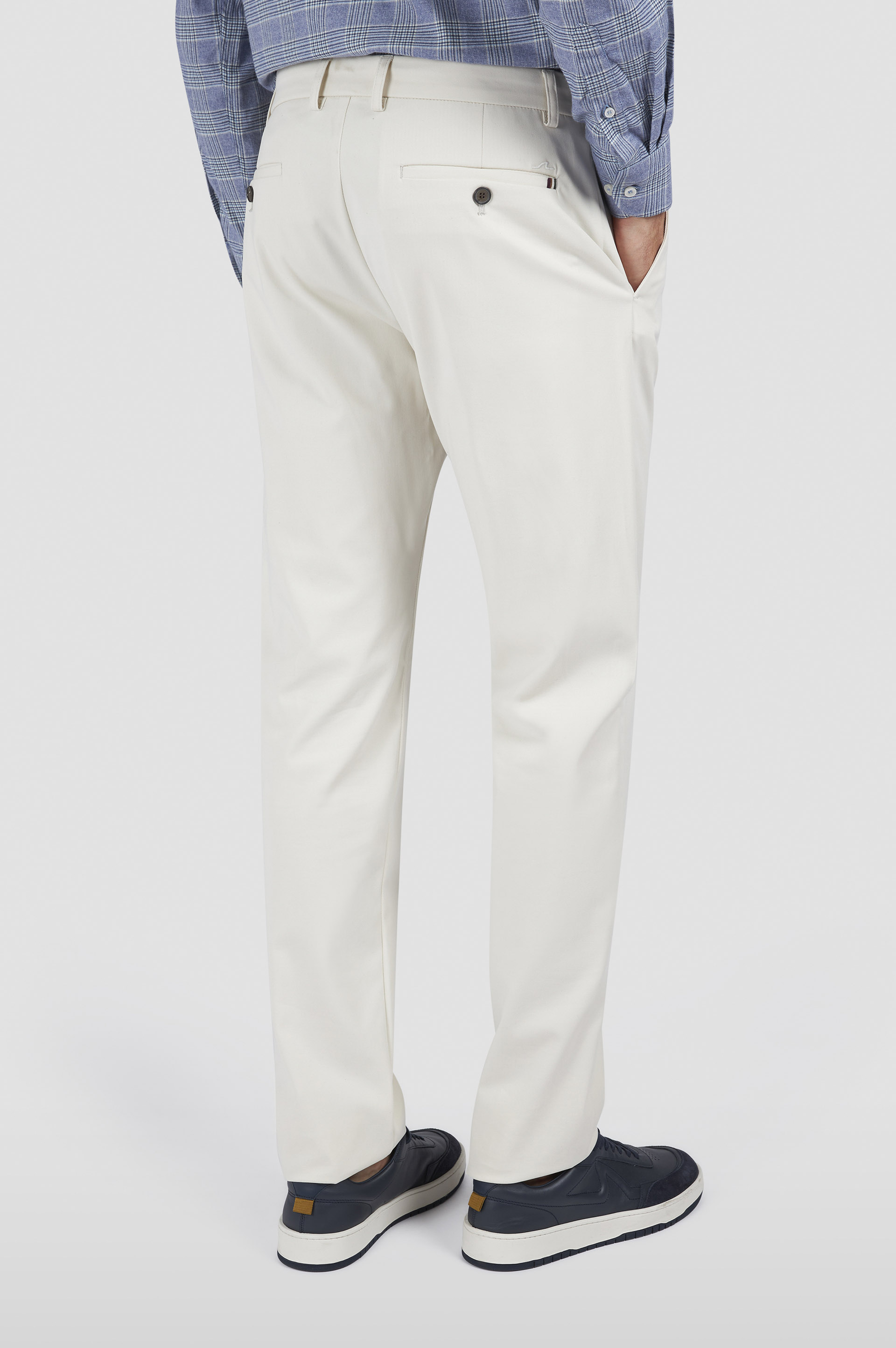 Pantalon chino X-Soft en coton image number 3 Pantalon chino X-Soft en coton image number 3