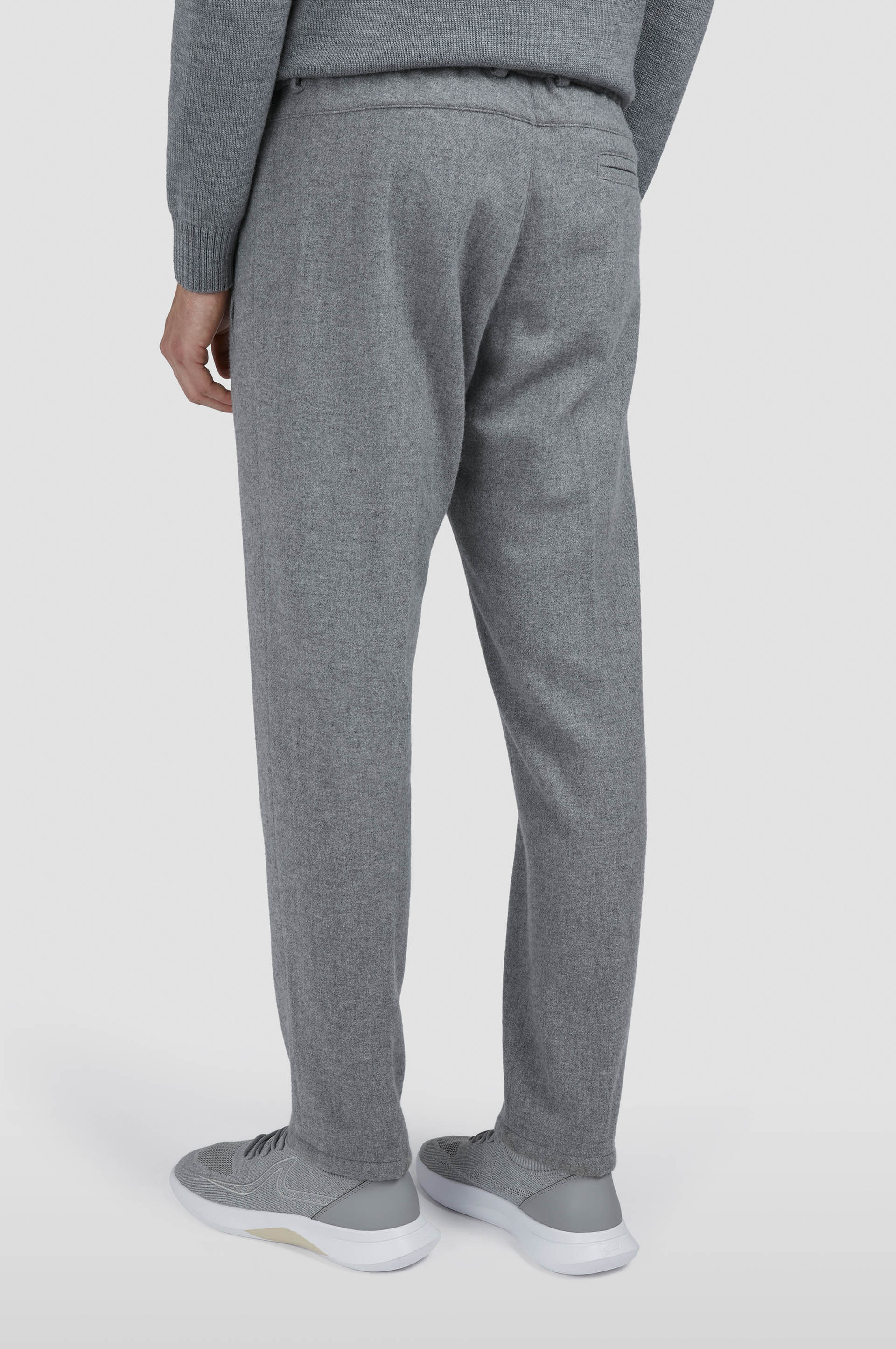 Pantalon chino en laine et cachemire avec cordon image number 3 Pantalon chino en laine et cachemire avec cordon image number 3