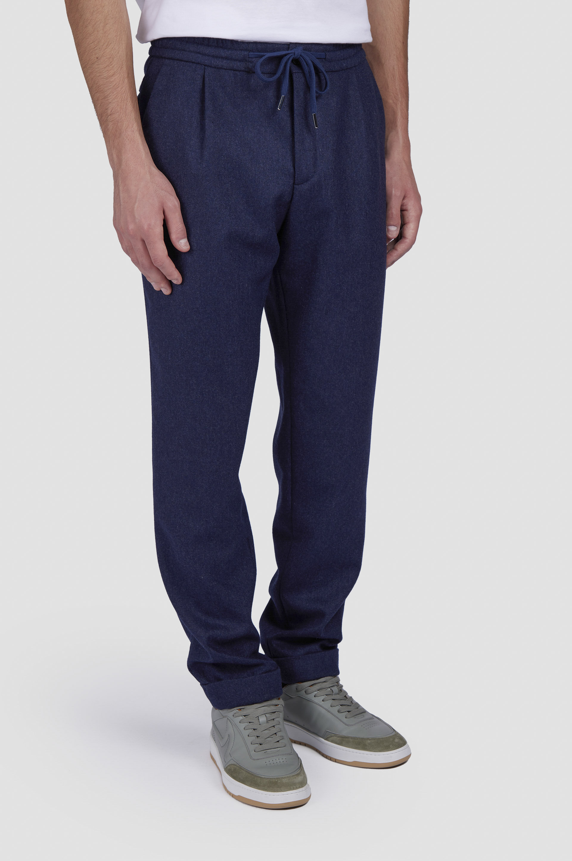 Wool blend trousers with pleats image number 0