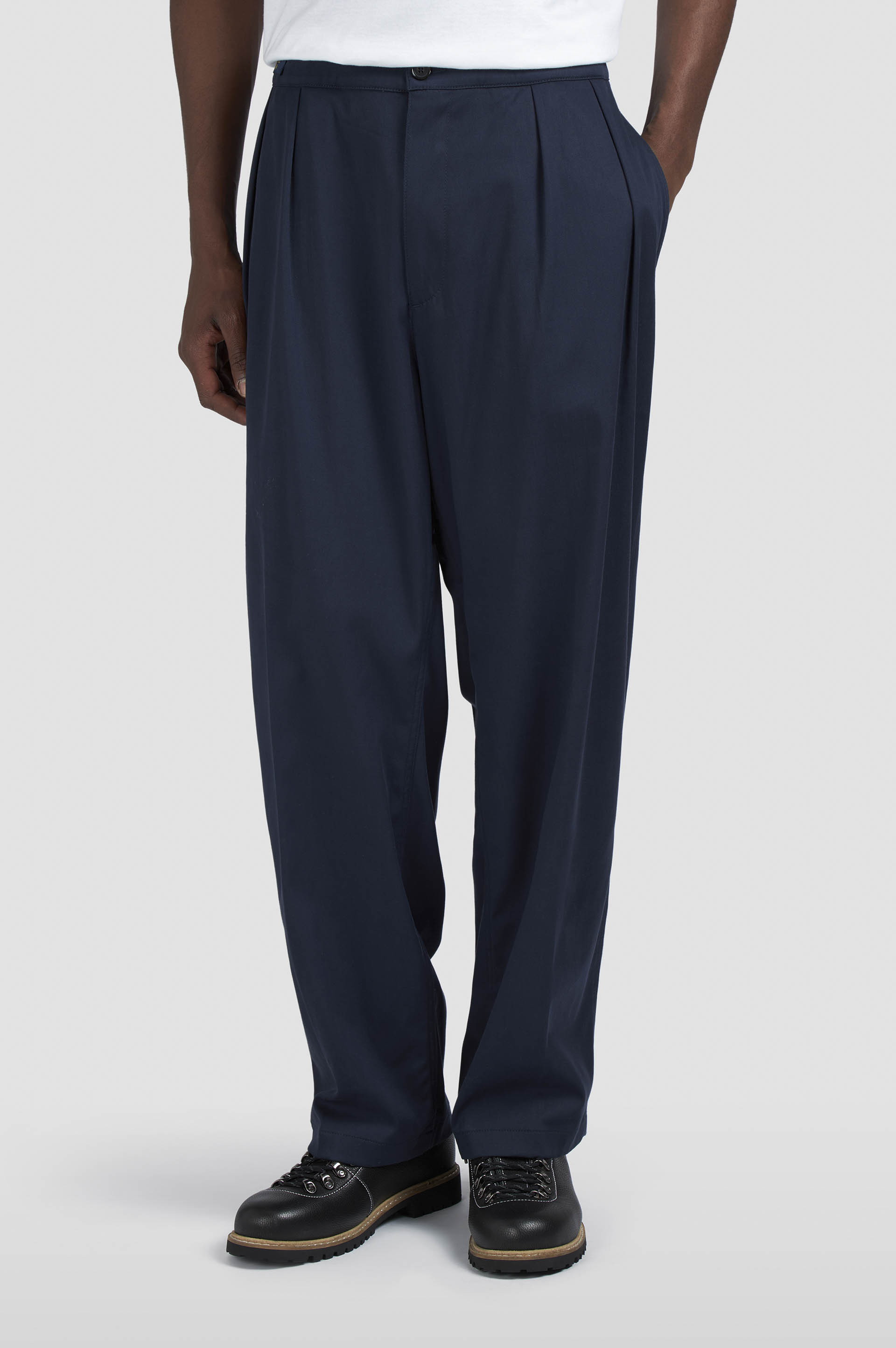 Xsoft stretch cotton and tencel trousers with two pince image number 0