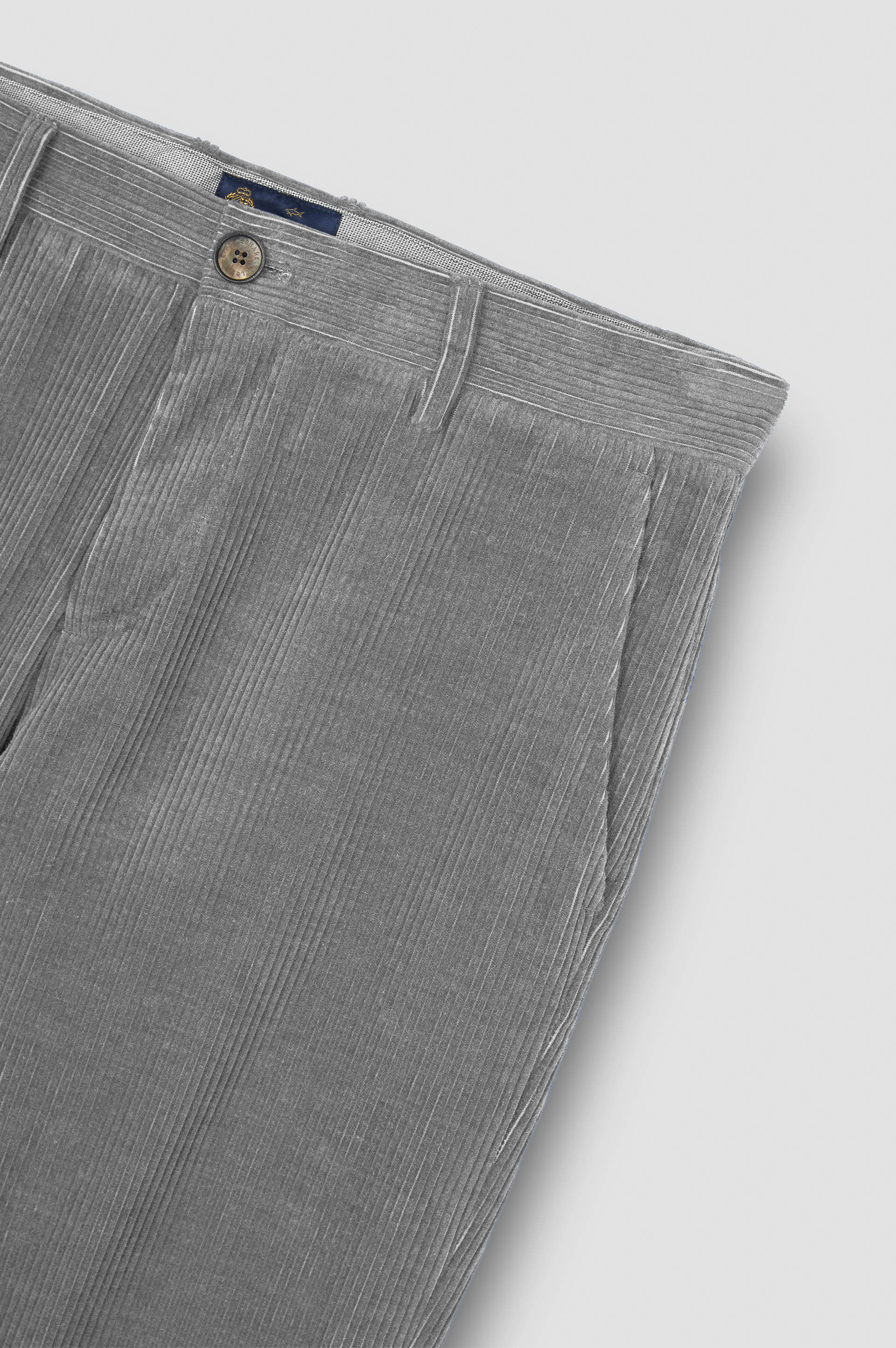 Pantalon chino en velours de coton et cachemire image number 5 Pantalon chino en velours de coton et cachemire image number 5