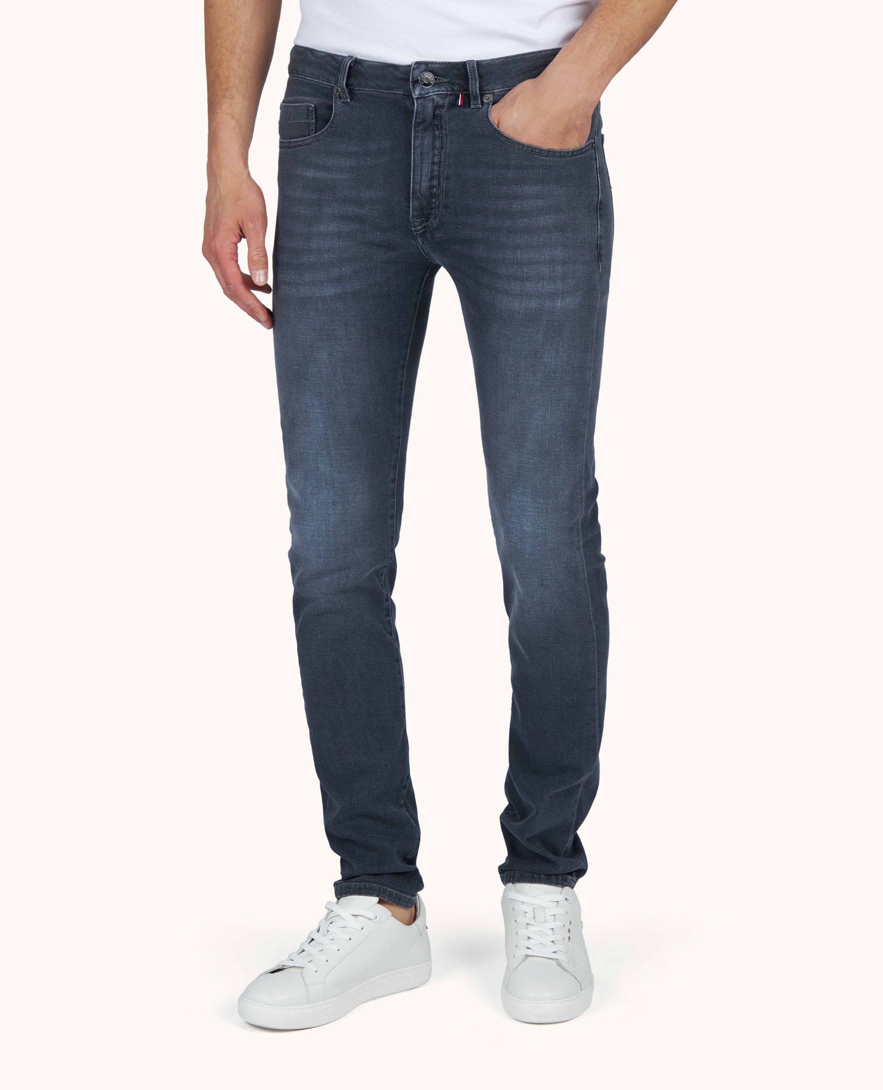 Vaqueros de denim el&aacute;stico de algod&oacute;n org&aacute;nico image number 0