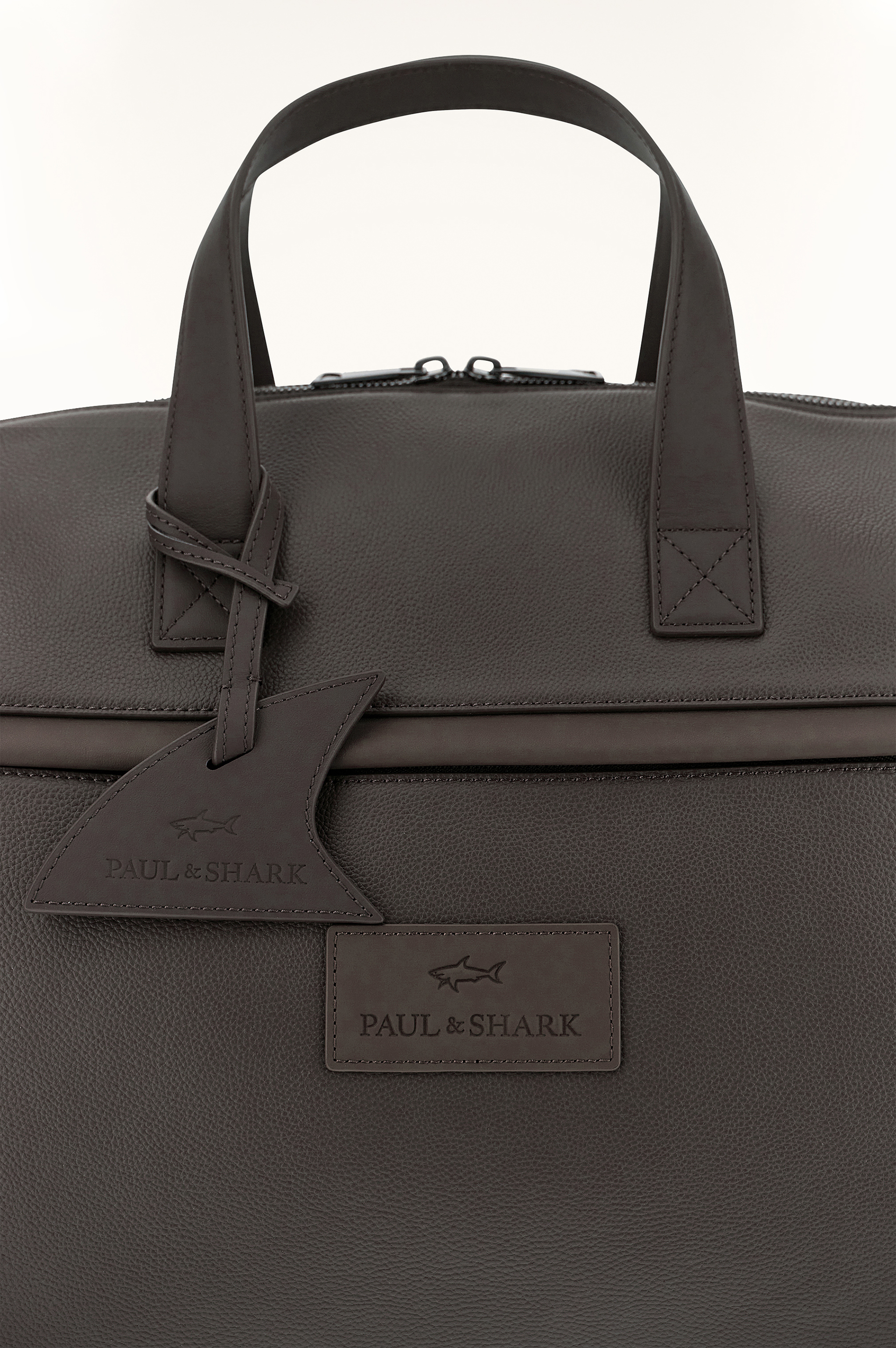 حقيبة سفر من الجلد المضفر image number 4