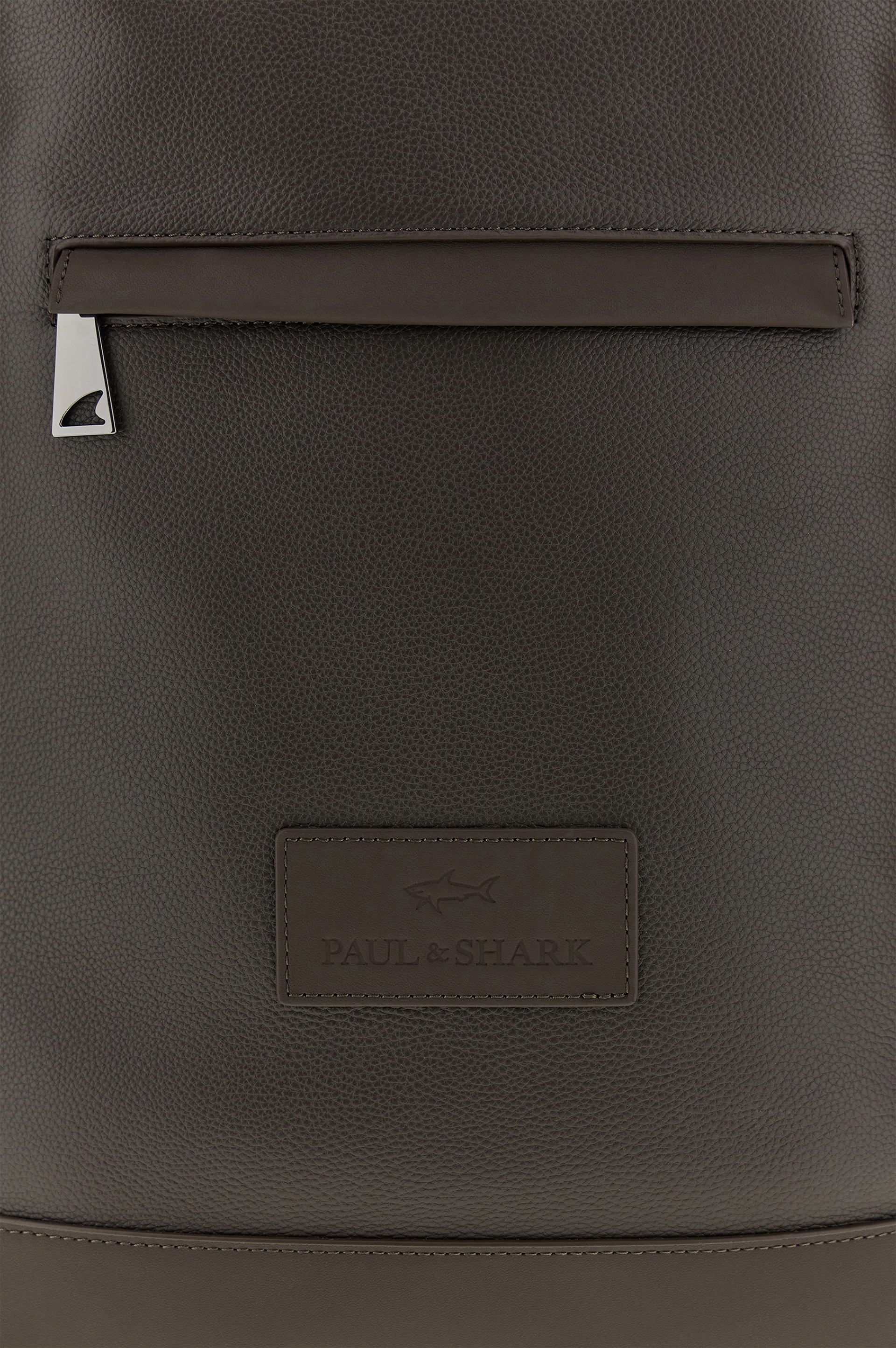 Mochila de cuero martillado image number 3