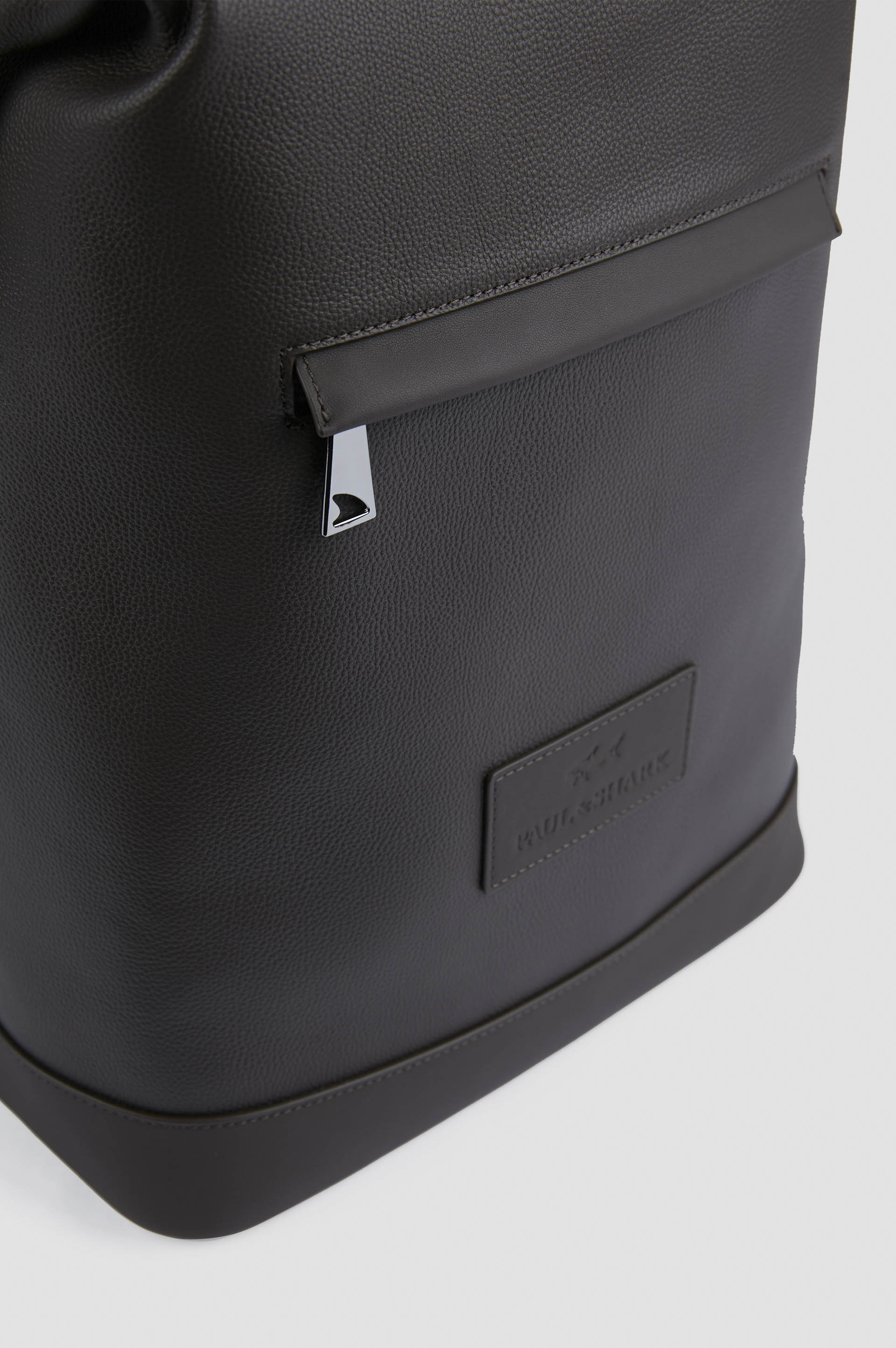 Rucksack aus geprägtem Leder image number 4 Rucksack aus geprägtem Leder image number 4