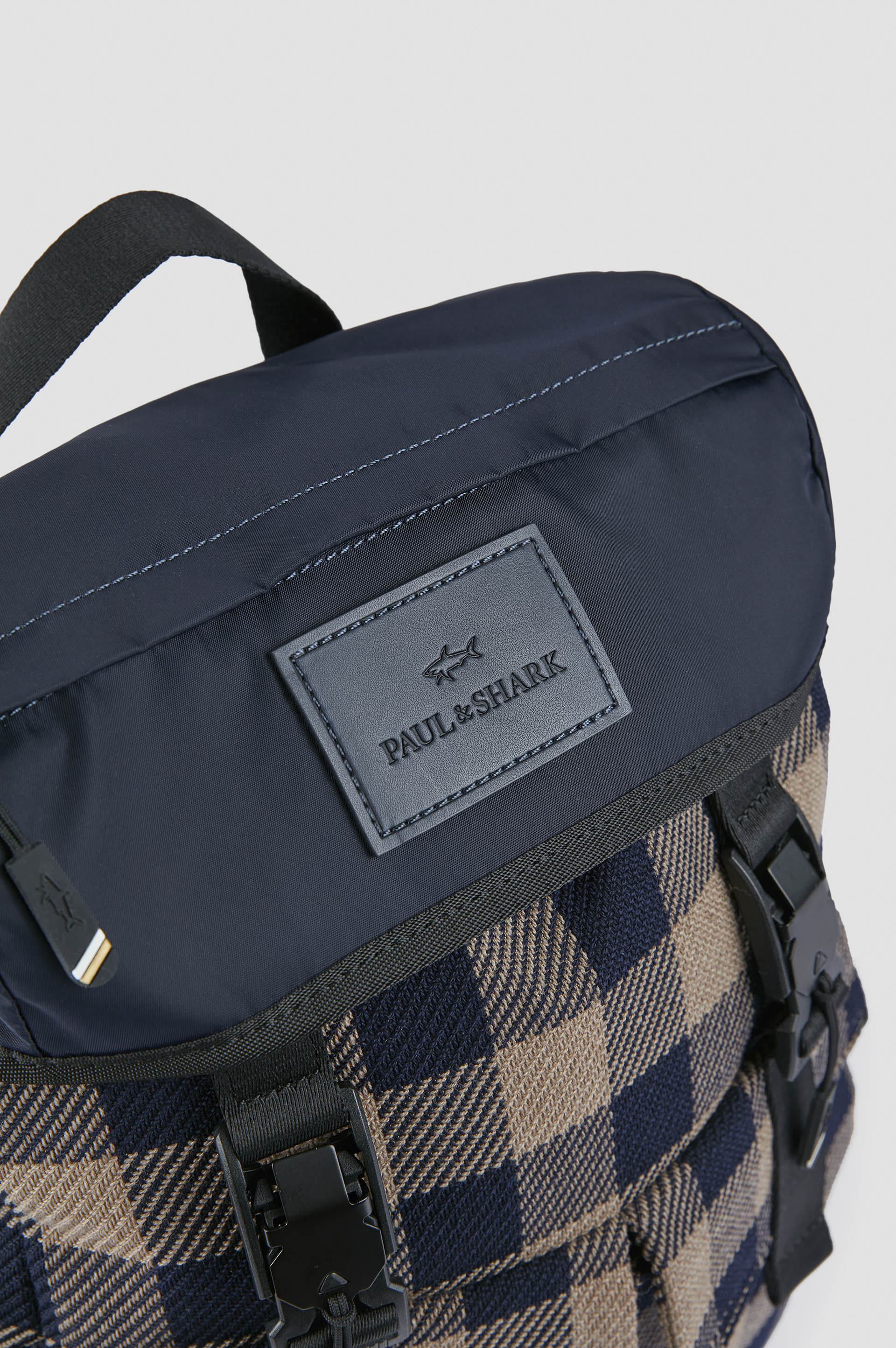 Rucksack aus Typhoon® und Tartan-Wolle image number 2 Rucksack aus Typhoon® und Tartan-Wolle image number 2