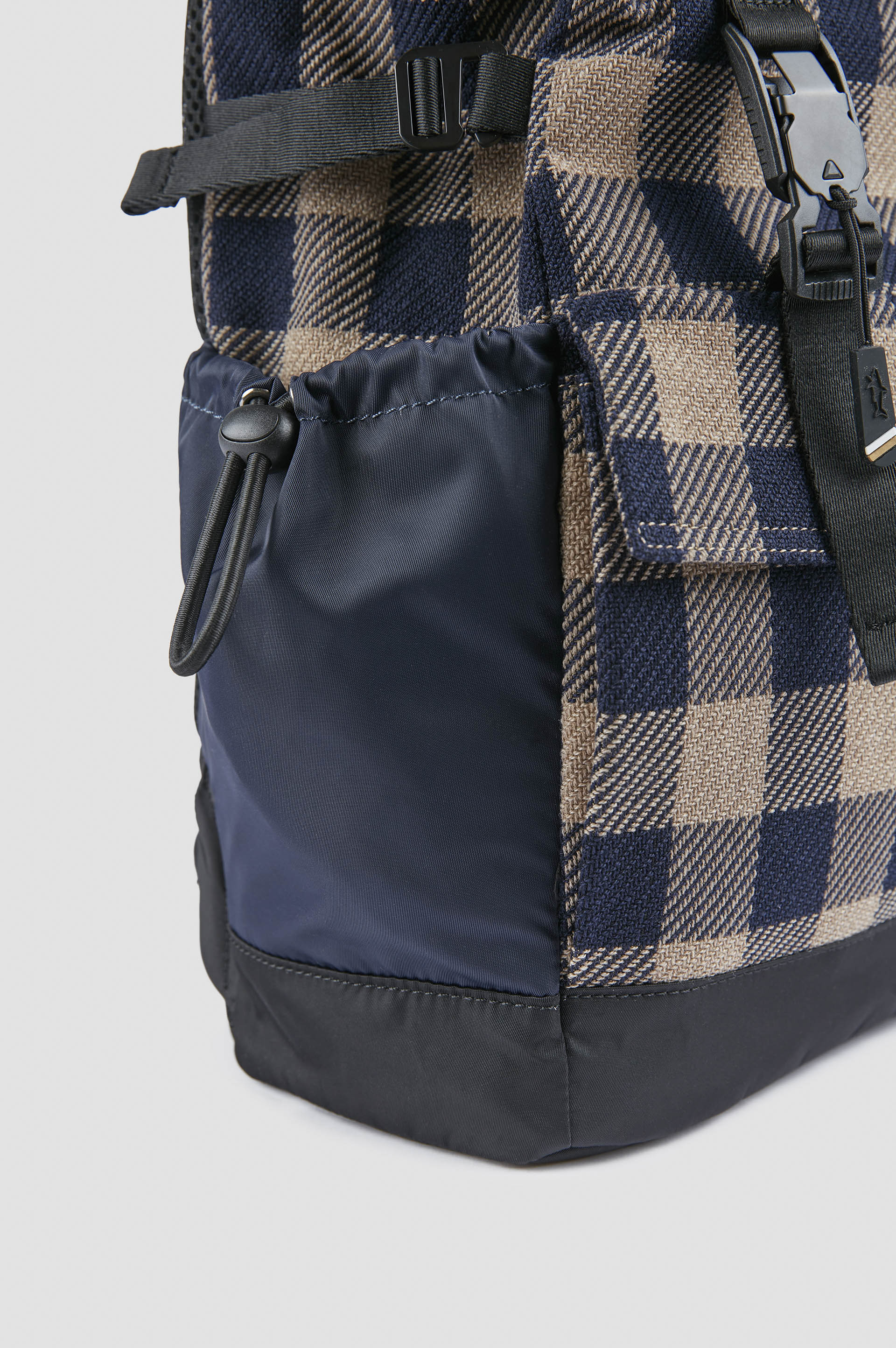 Rucksack aus Typhoon® und Tartan-Wolle image number 6 Rucksack aus Typhoon® und Tartan-Wolle image number 6