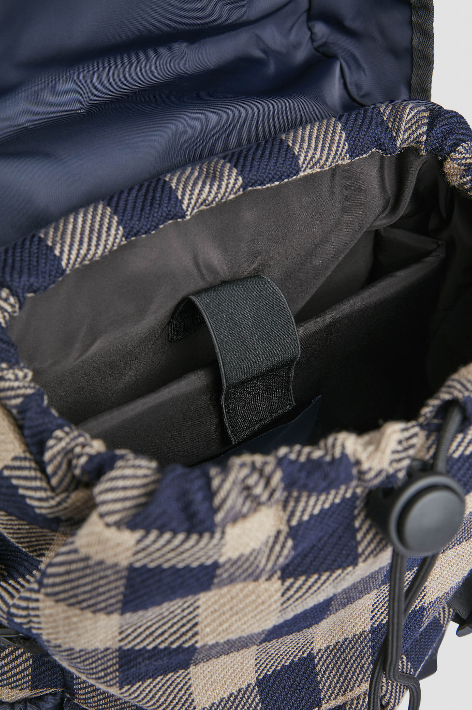 Rucksack aus Typhoon® und Tartan-Wolle image number 3 Rucksack aus Typhoon® und Tartan-Wolle image number 3