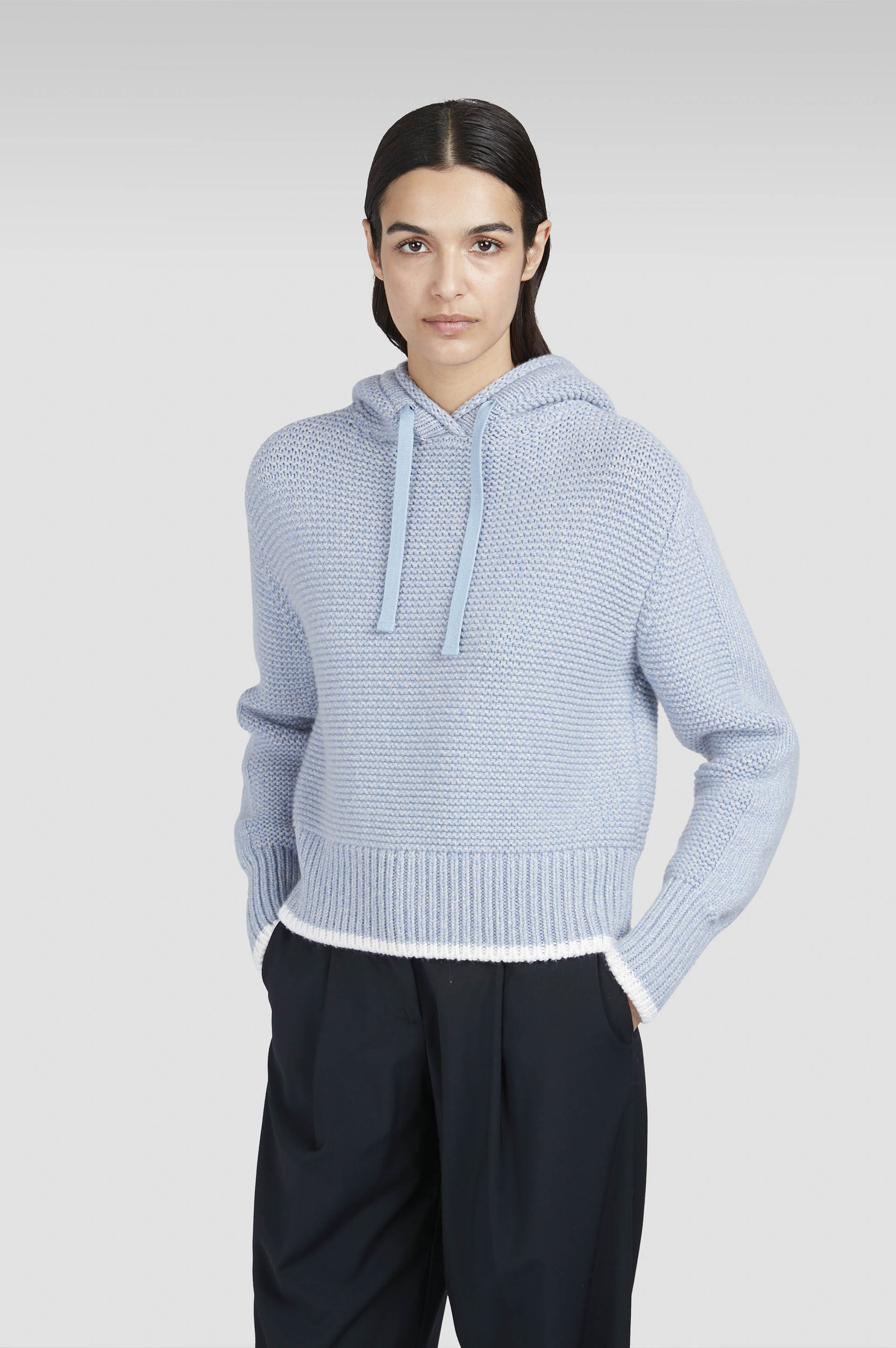 Sweatshirt en laine et cachemire image number 0 Sweatshirt en laine et cachemire image number 0