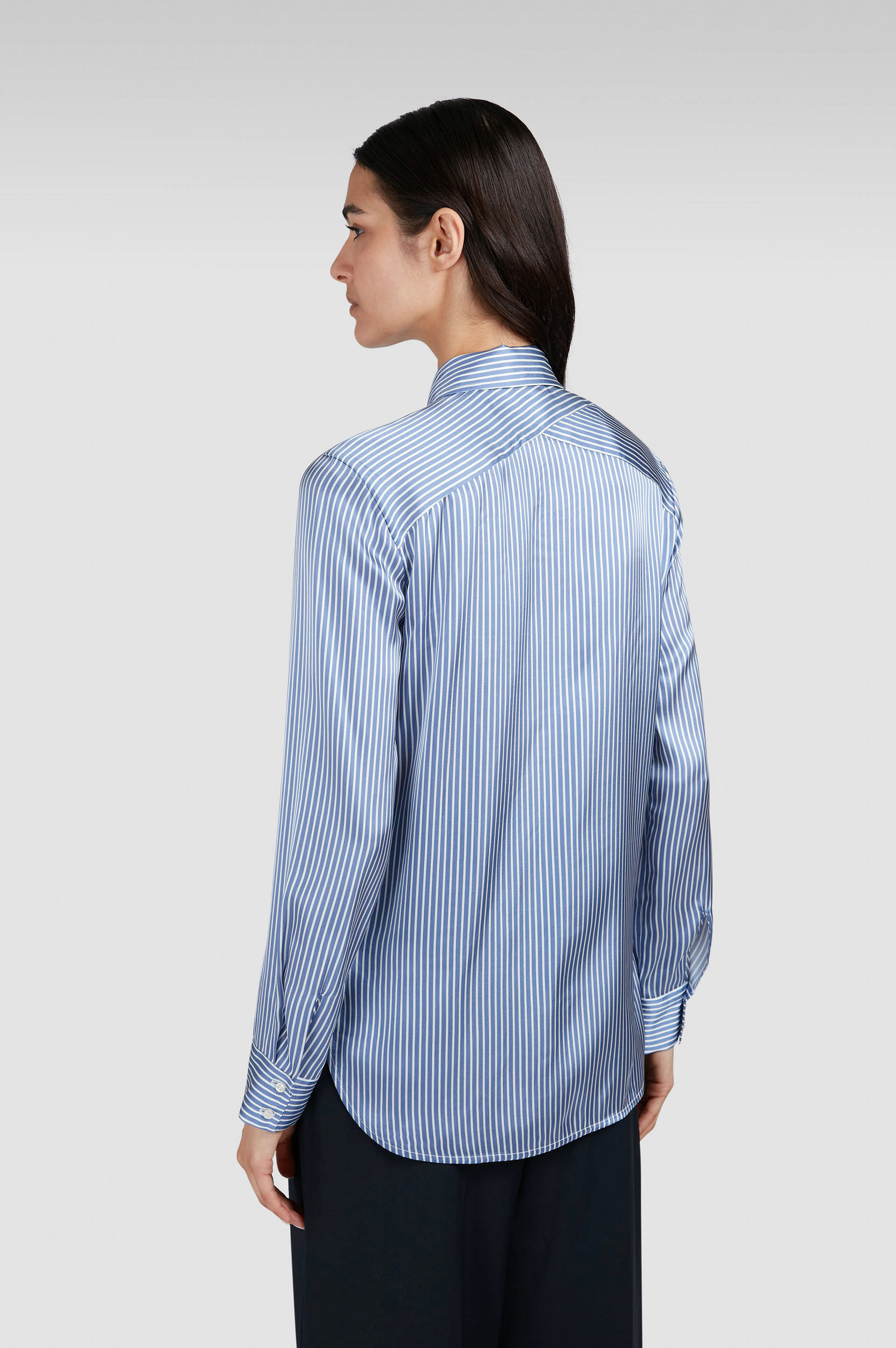Silk shirt image number 3 Silk shirt image number 3