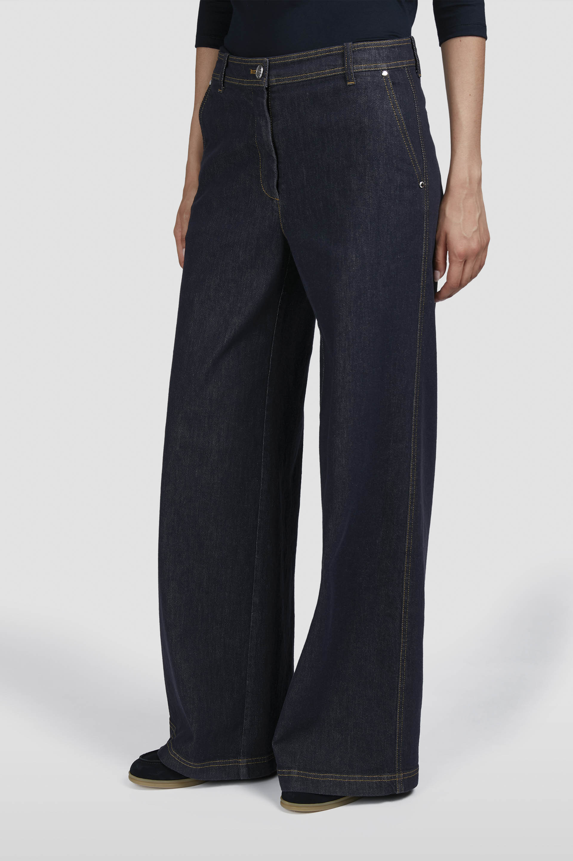 Hose aus Stretch-Baumwolle in Denim-Optik image number 0 Hose aus Stretch-Baumwolle in Denim-Optik image number 0