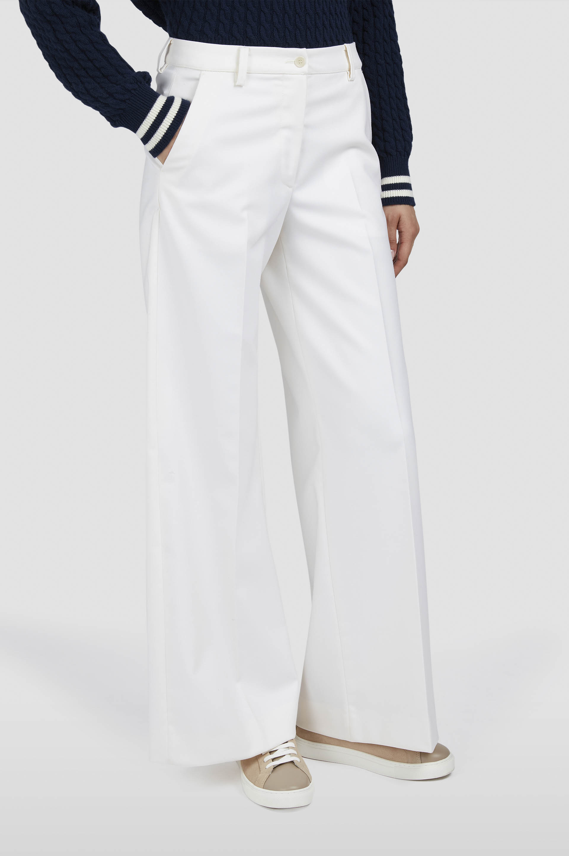 Weit geschnittene Hose aus elastischem Wolltwill image number 0 Weit geschnittene Hose aus elastischem Wolltwill image number 0