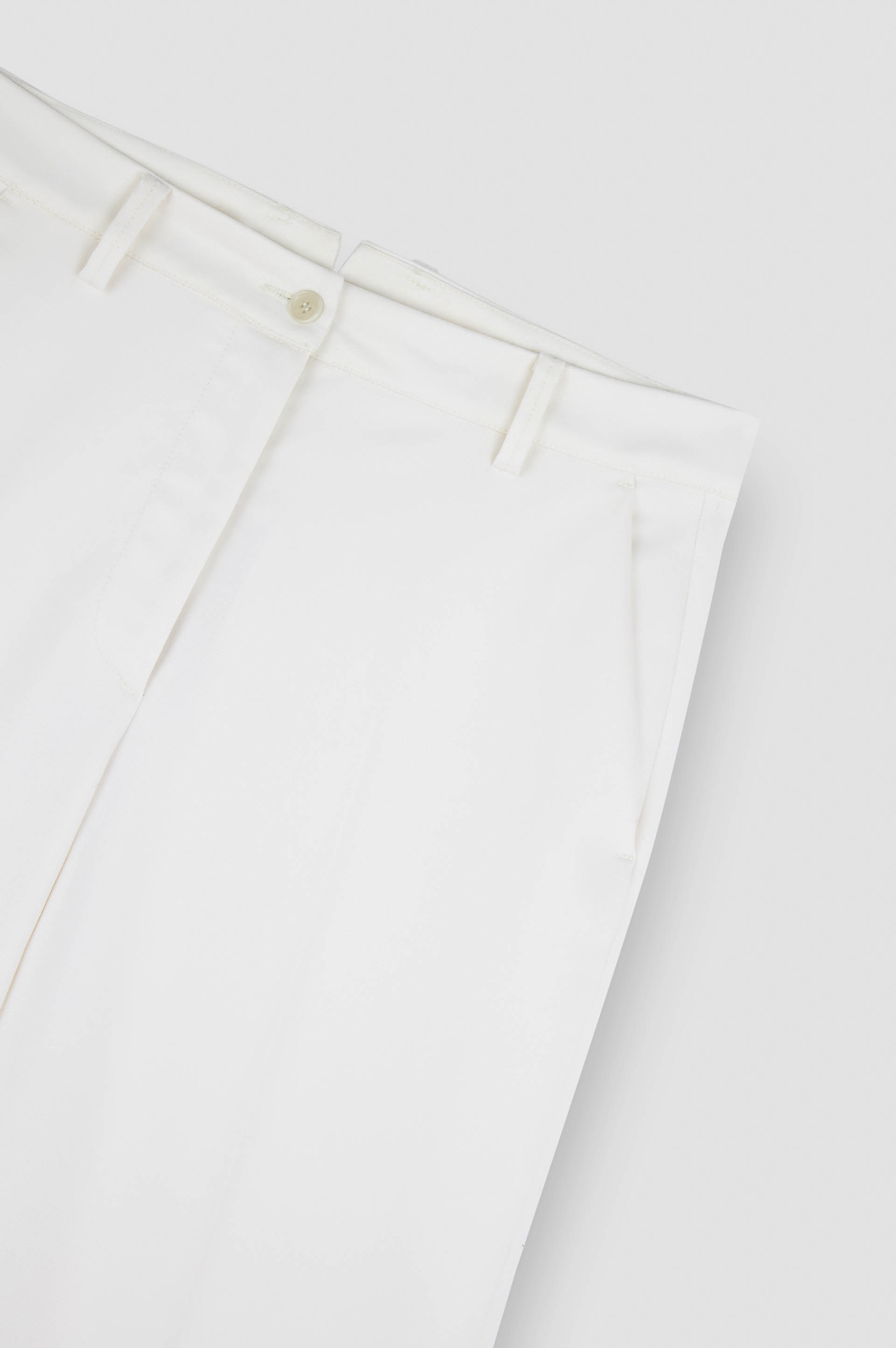 Weit geschnittene Hose aus elastischem Wolltwill image number 5 Weit geschnittene Hose aus elastischem Wolltwill image number 5
