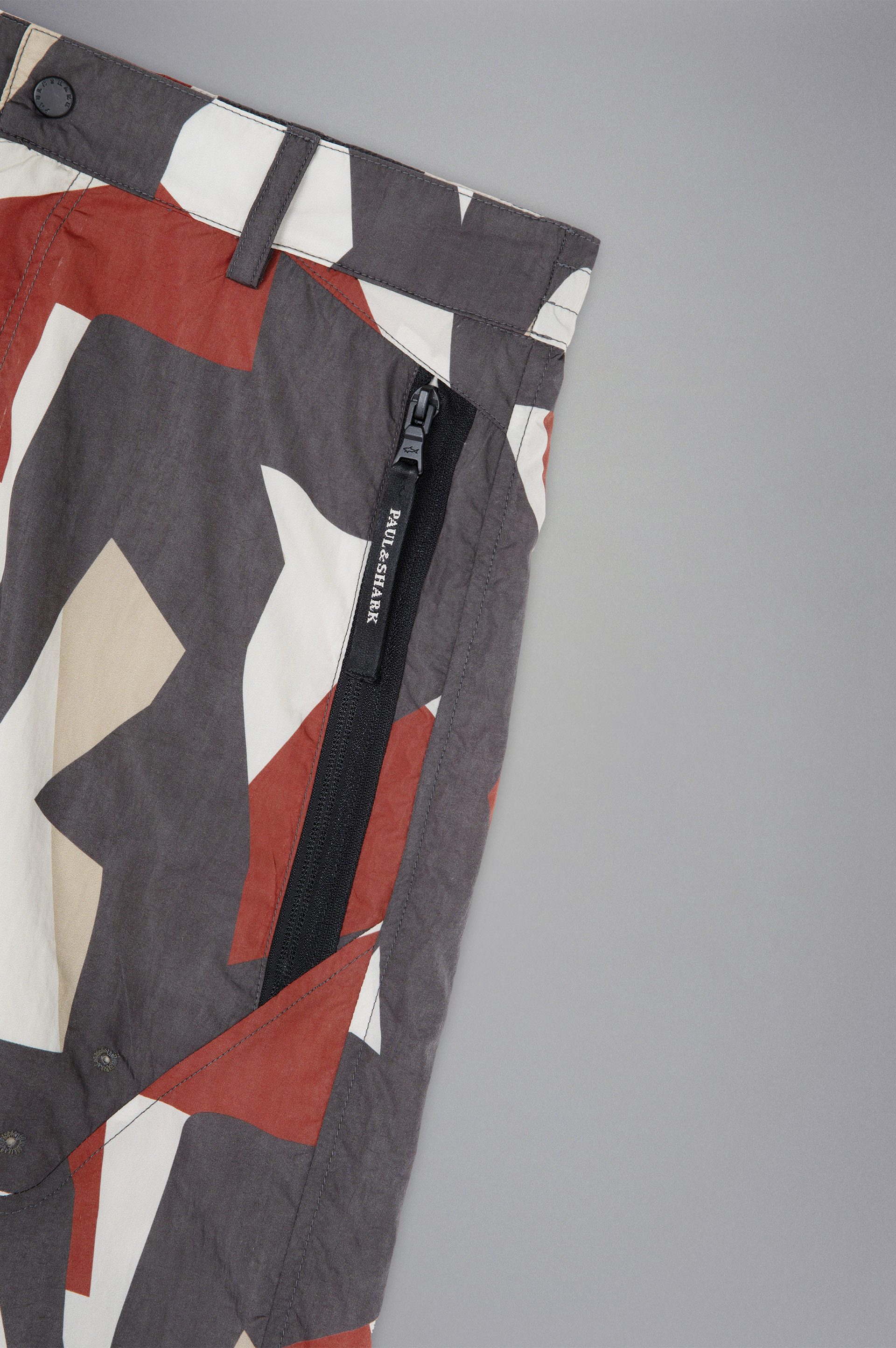 Sharkdazzle Bermuda Shorts image number 5