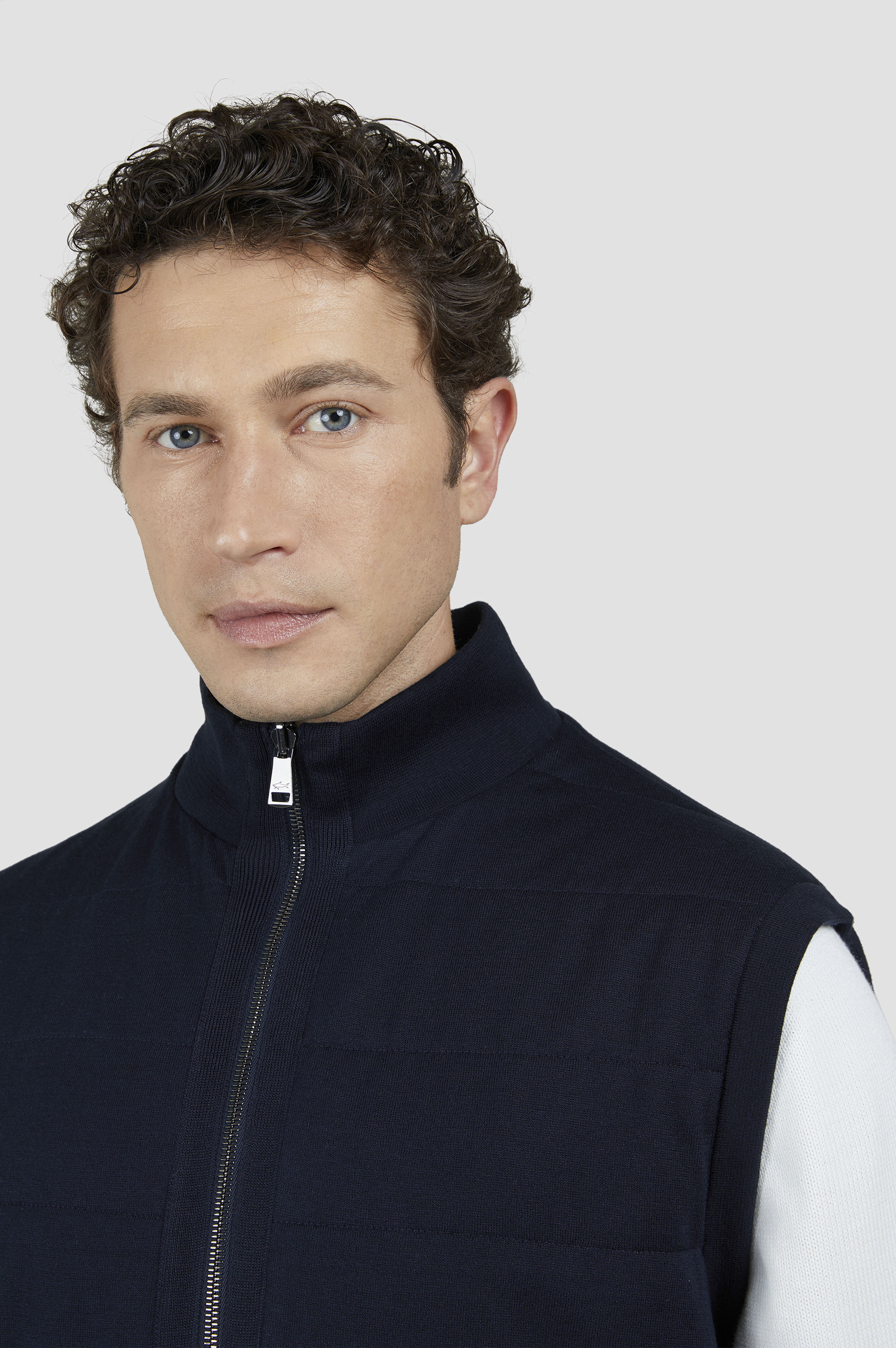 Reversible vest in cotton, silk, and Typhoon® Platinum image number 4