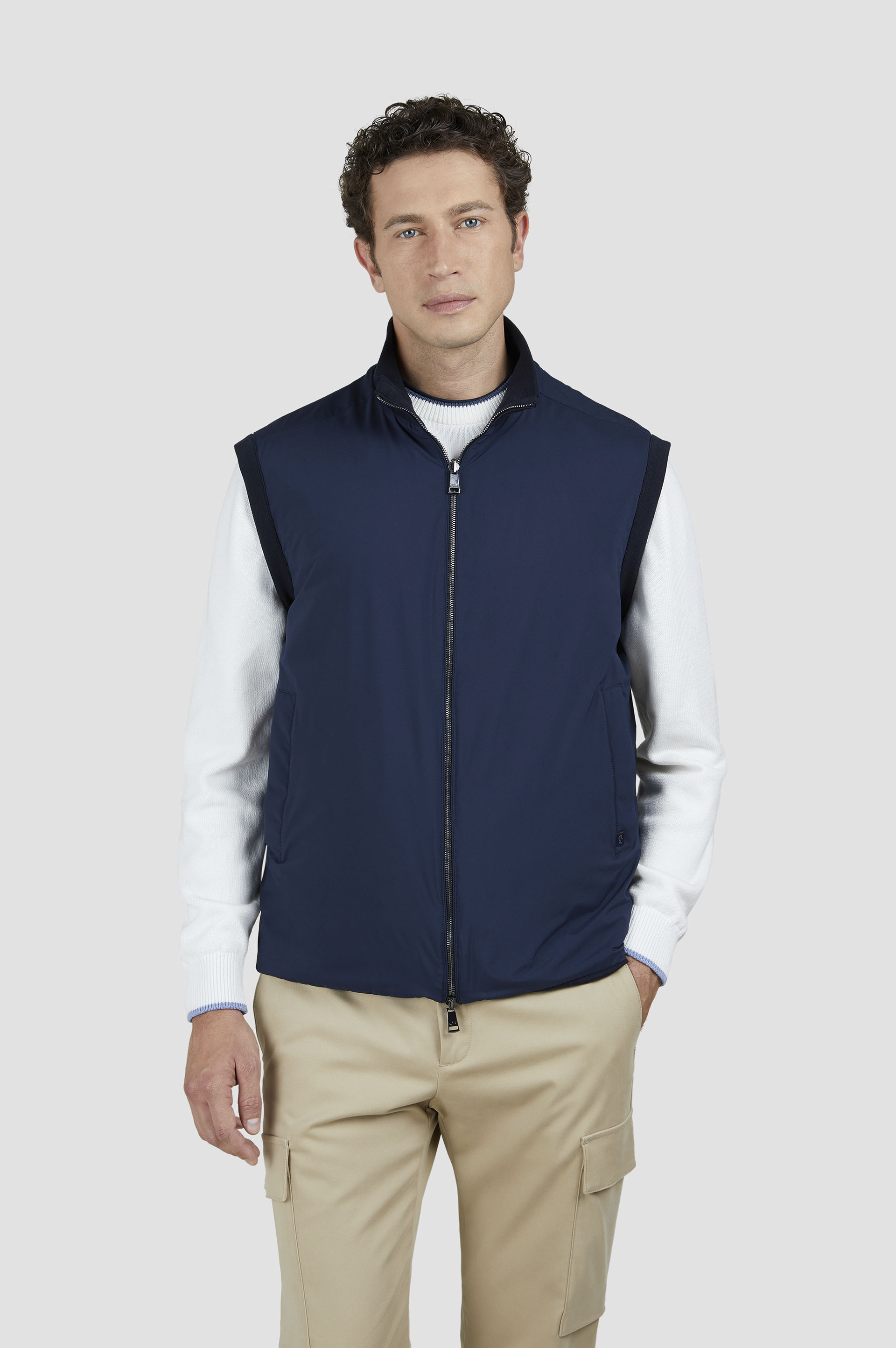 Reversible vest in cotton, silk, and Typhoon® Platinum image number 5
