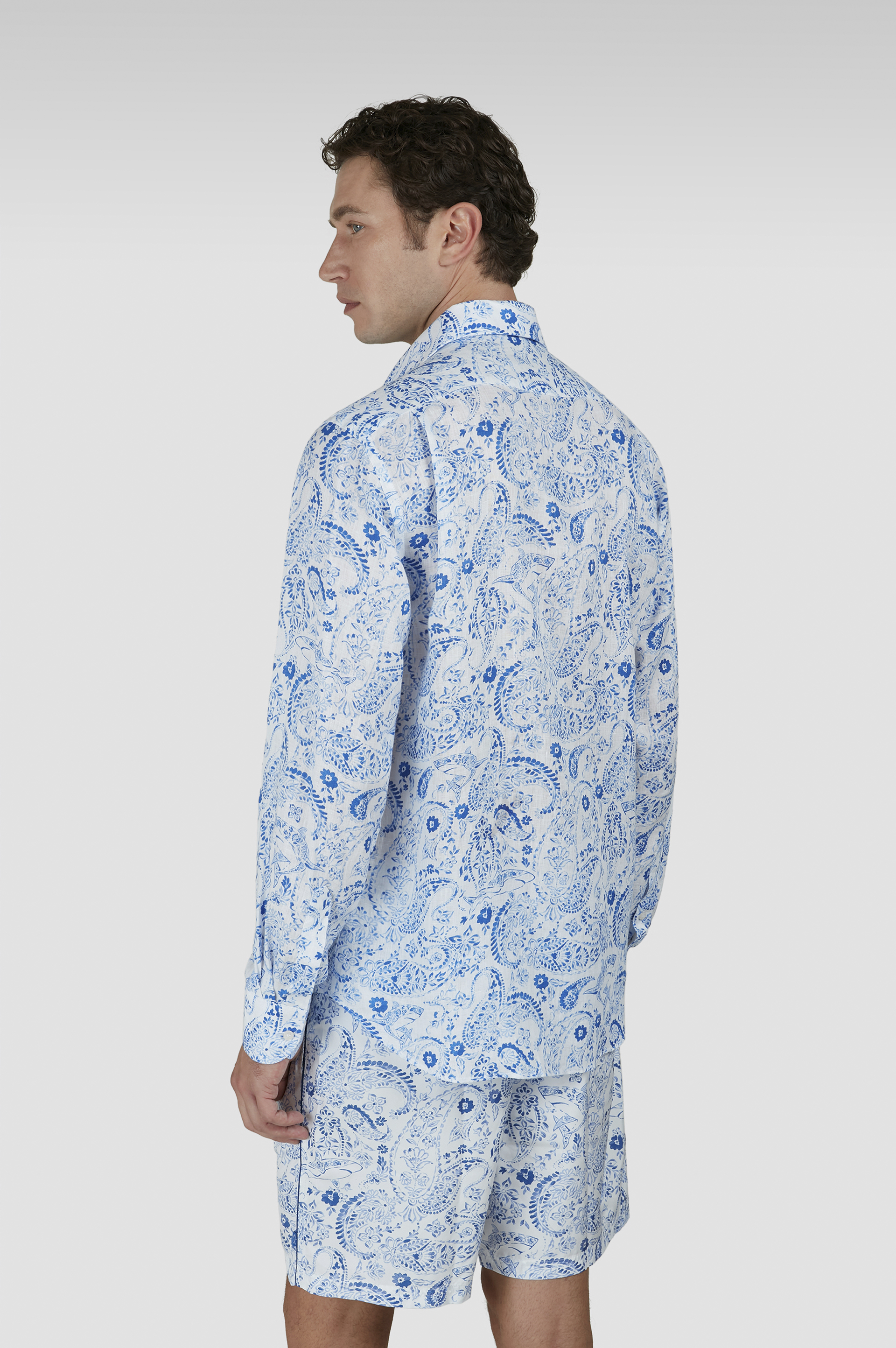 Linen shirt with paisley print image number 3