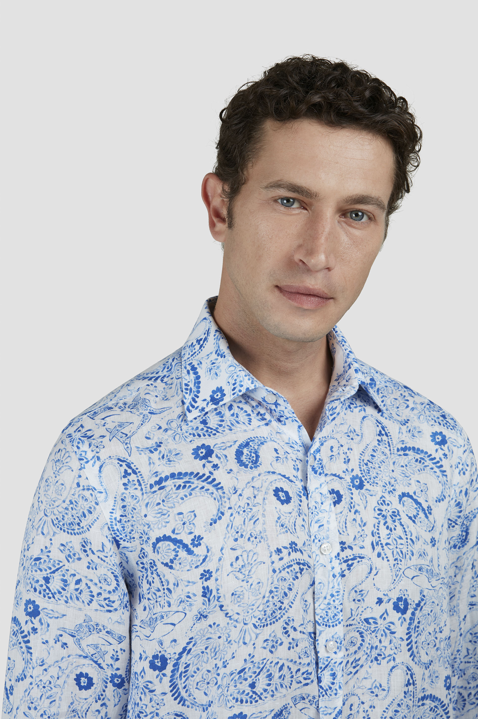Linen shirt with paisley print image number 4