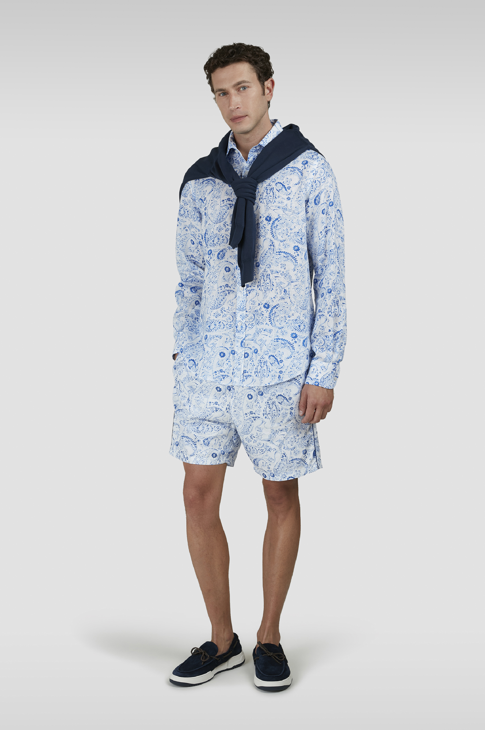 Linen shirt with paisley print image number 2