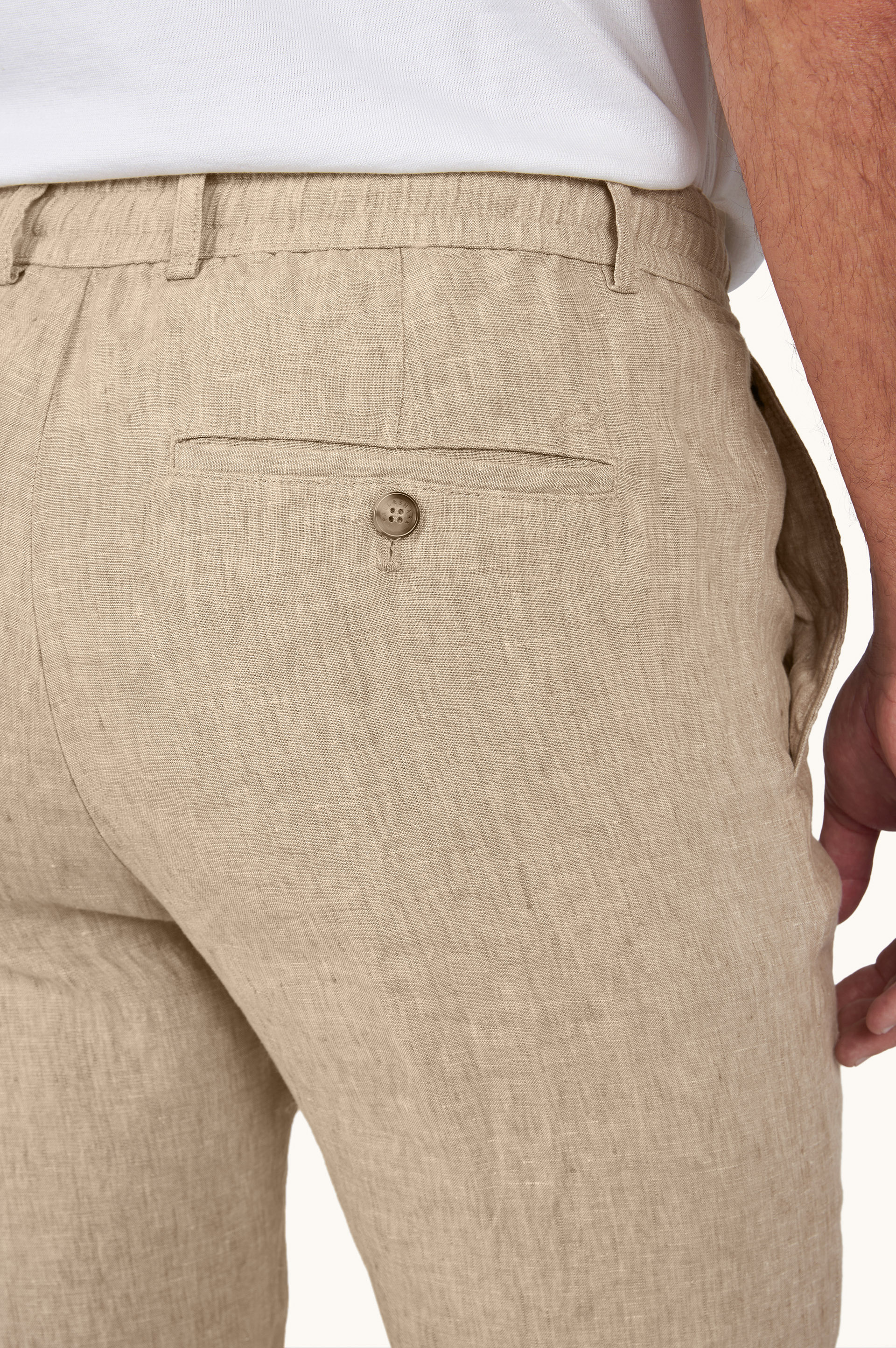 Pantal&oacute;n chino de lino con cord&oacute;n image number 4