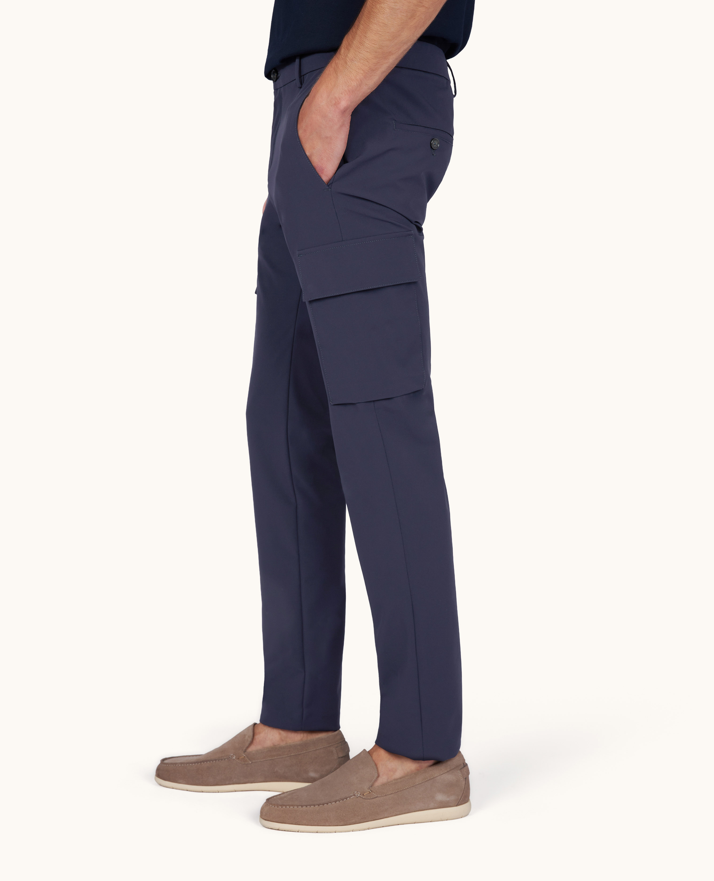 Dynamic cargo pants image number 4