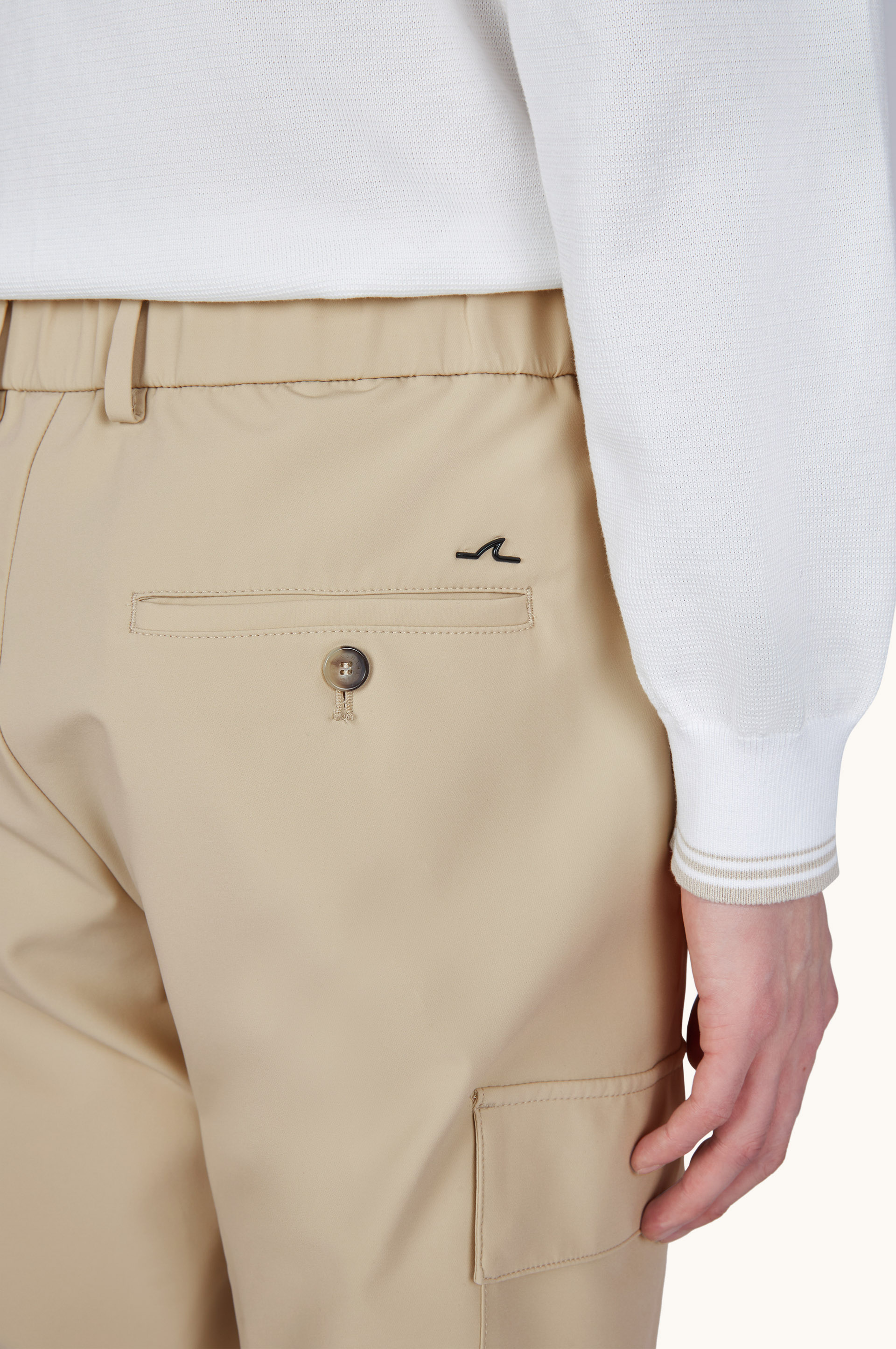 Dynamic cargo pants image number 4