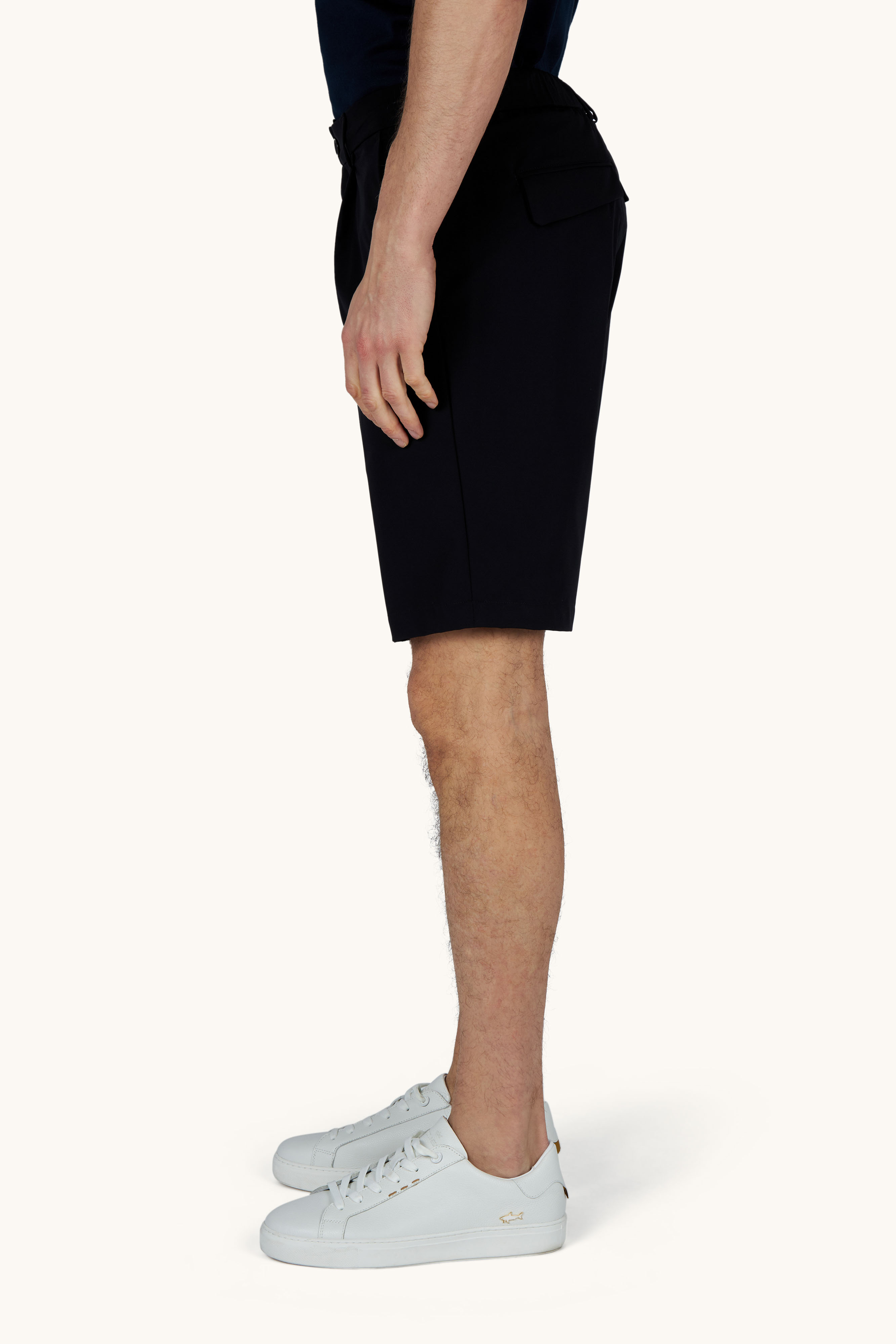 Dynamic bermuda shorts image number 5