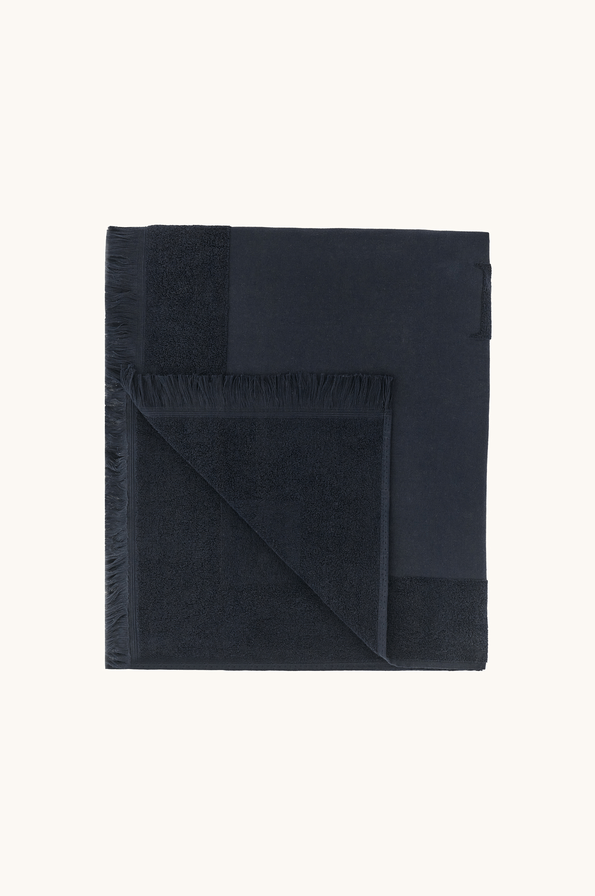 منشفة شاطئ بشعار جاكار image number 2