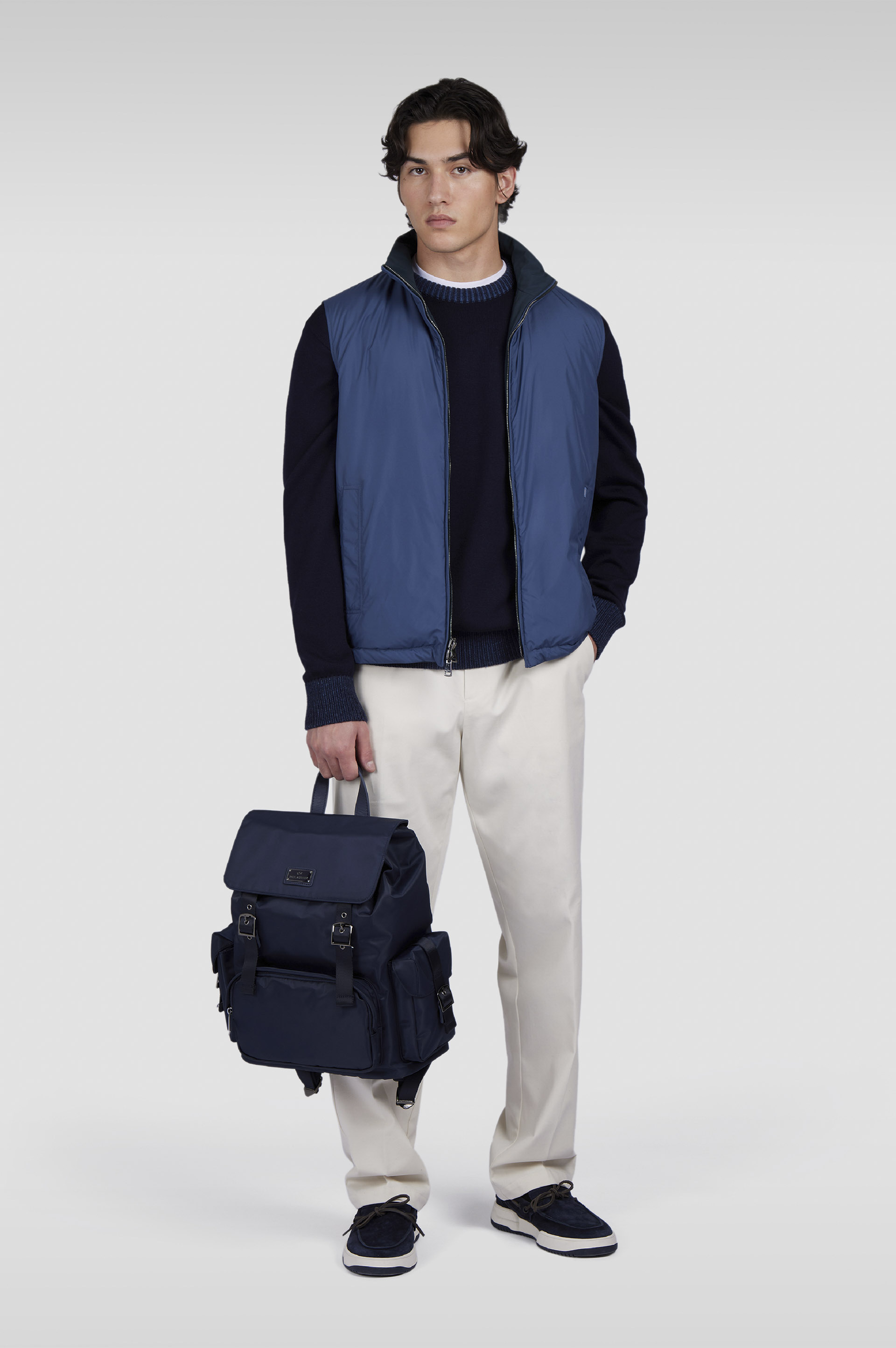 Mochila utilitaria de nailon con ribetes de cuero image number 4