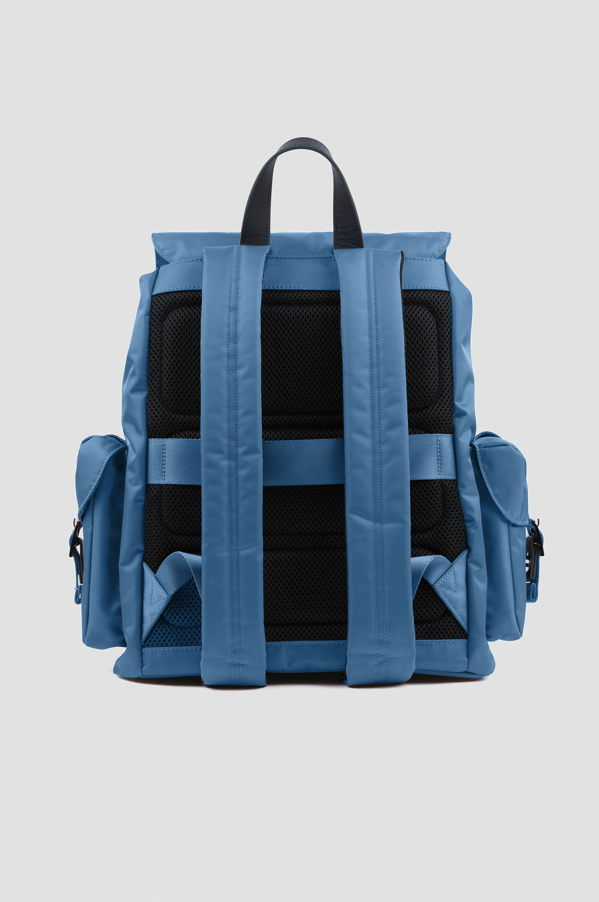 Mochila utilitaria de nailon con ribetes de cuero image number 1