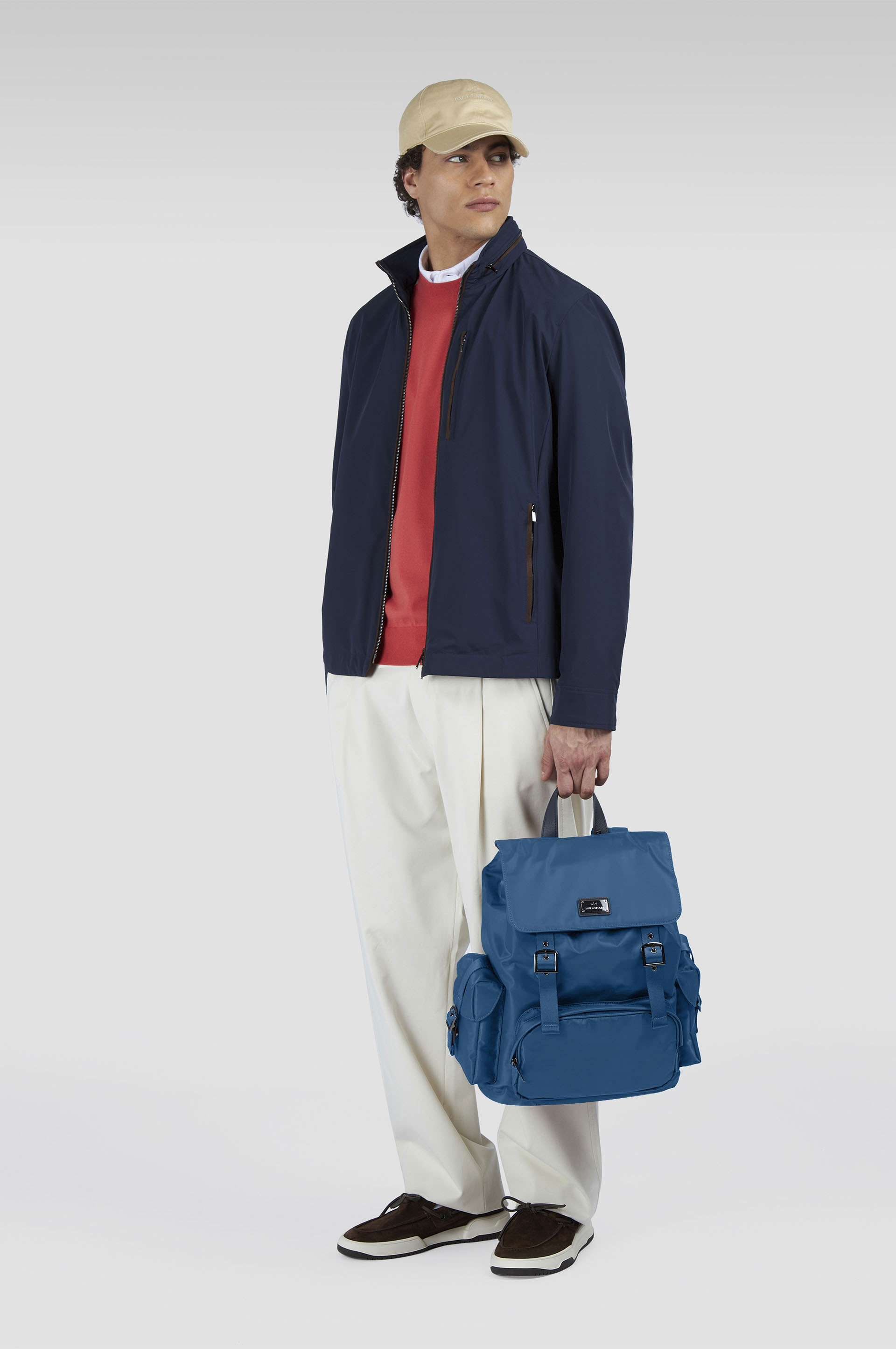 Mochila utilitaria de nailon con ribetes de cuero image number 4