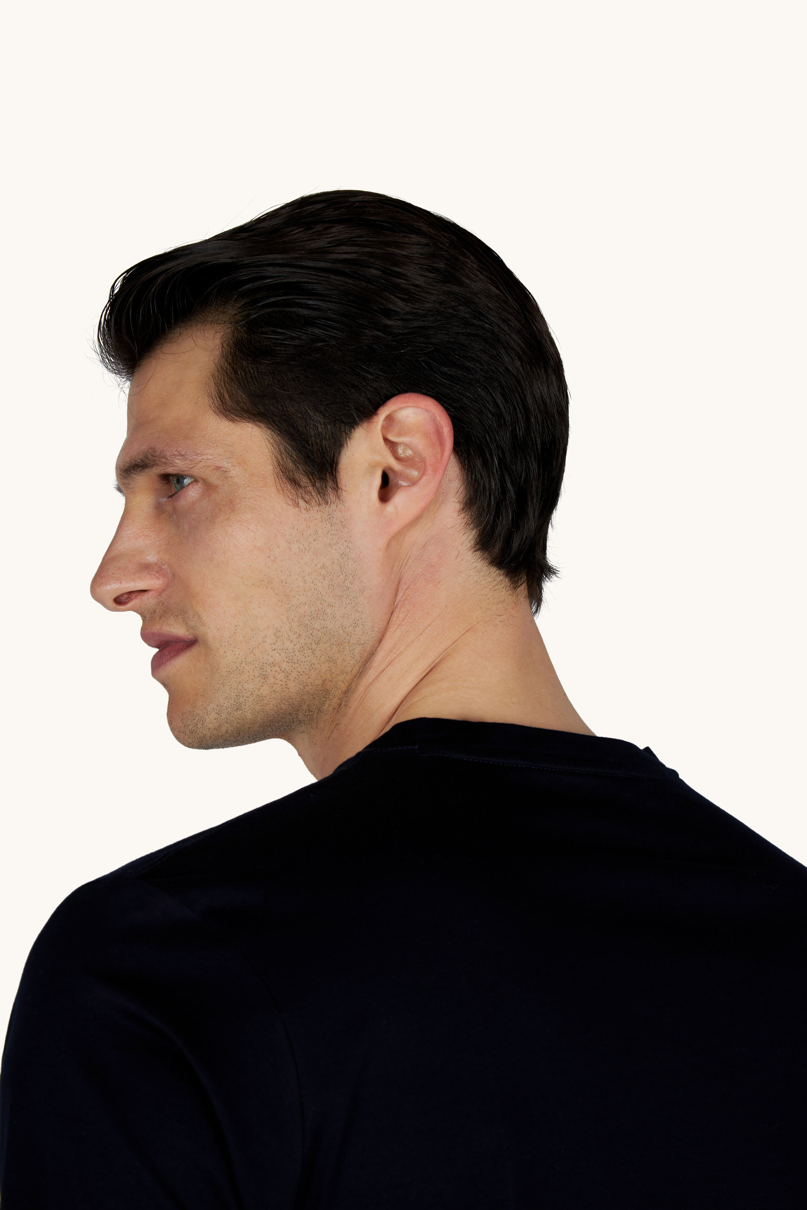 Double mercerised cotton jersey V-Neck T-Shirt image number 4