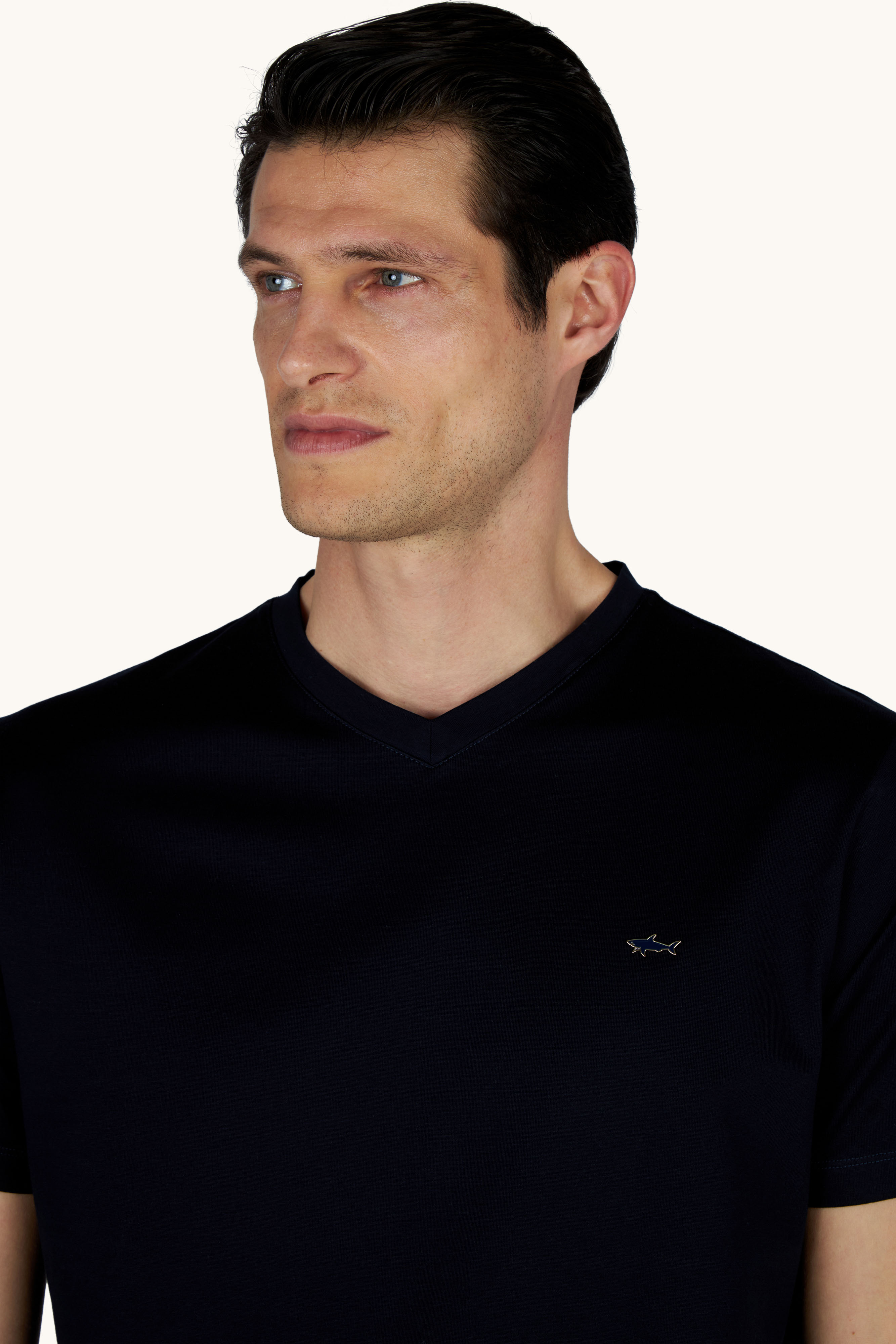 Double mercerised cotton jersey V-Neck T-Shirt image number 5
