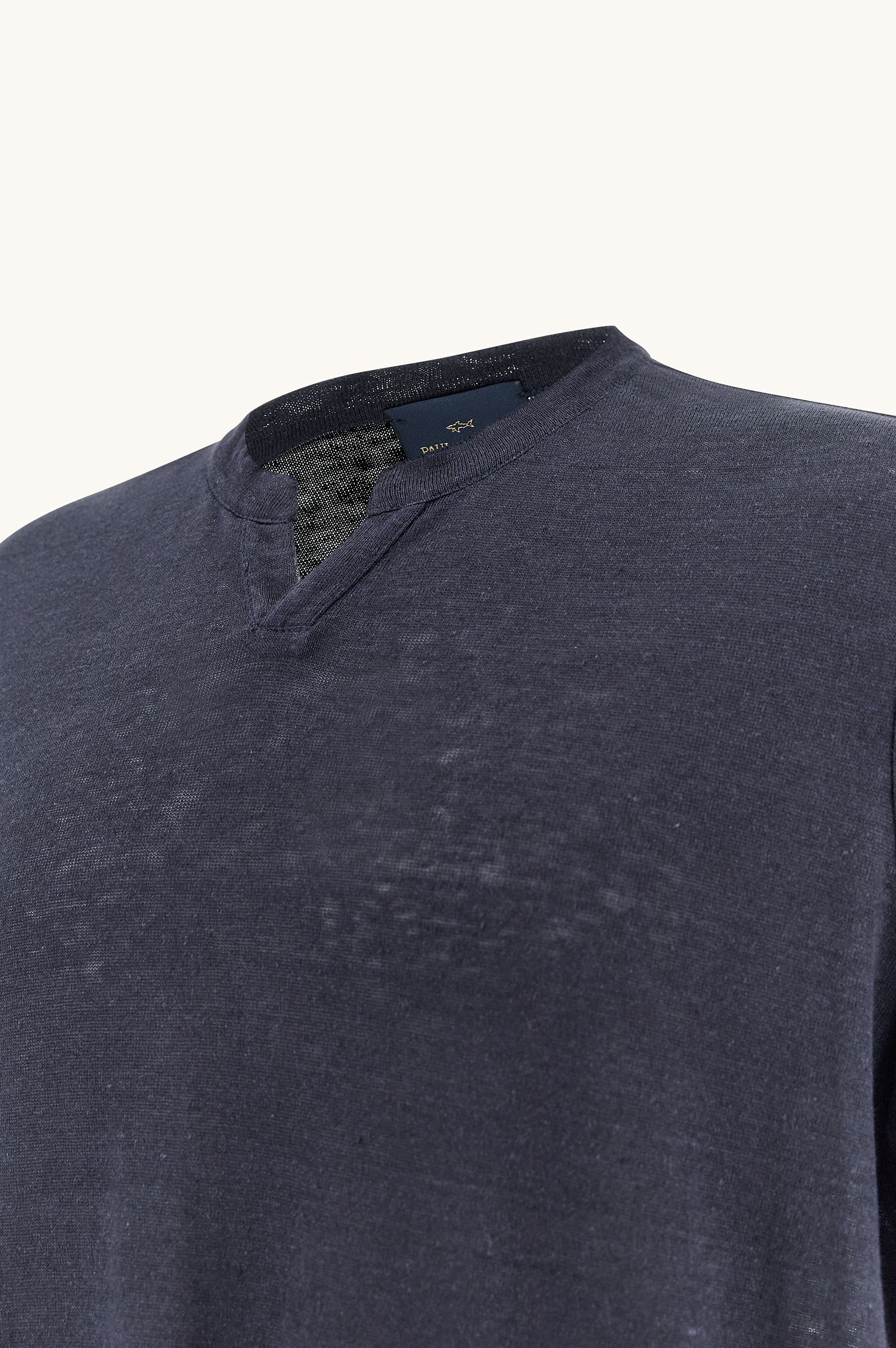 Camiseta de jersey de lino puro con cuello abierto image number 6