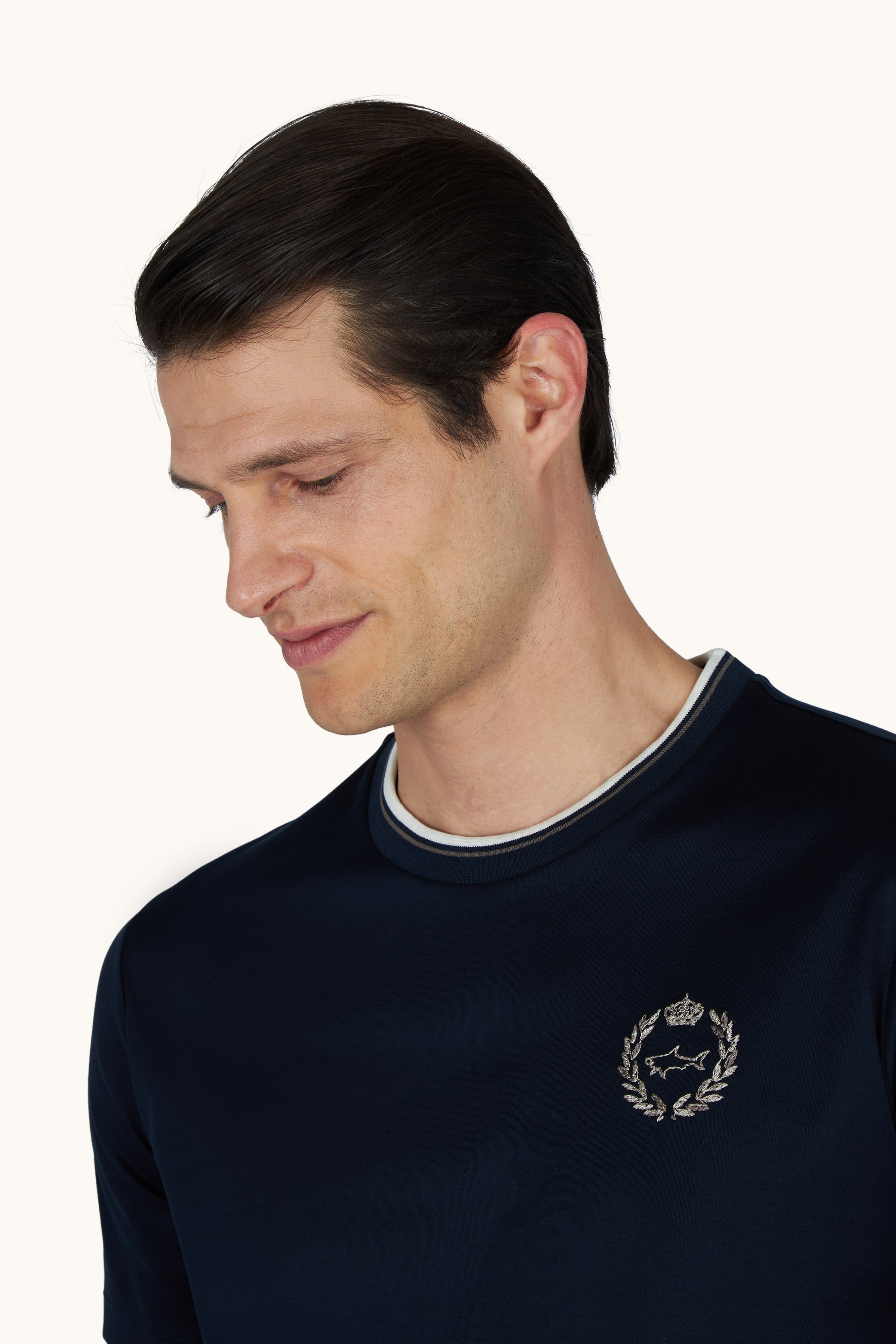 T-shirt en coton Aqua touch avec broderie h&eacute;raldique image number 4