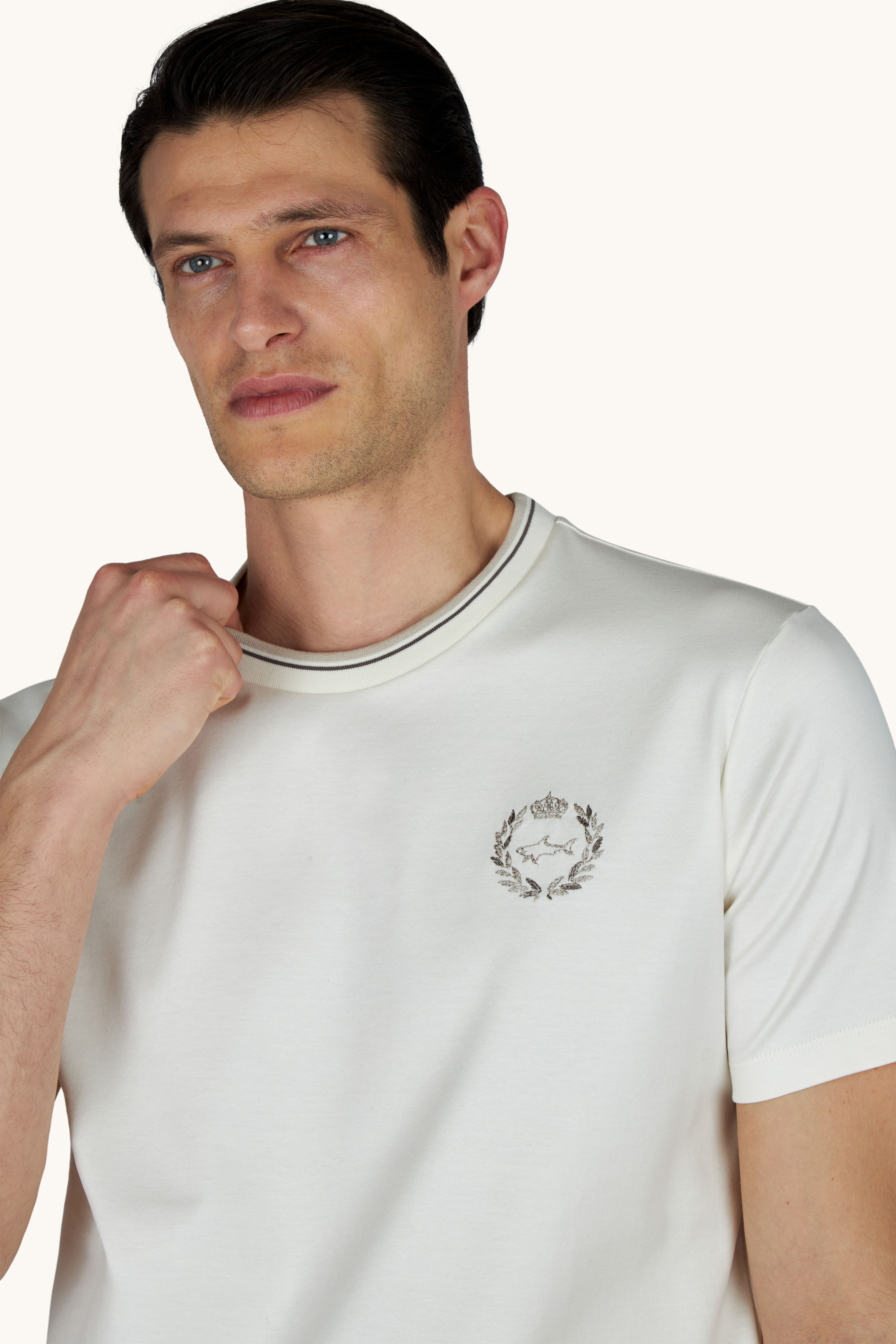 Aqua touch cotton T-Shirt with heraldic embroidery image number 5