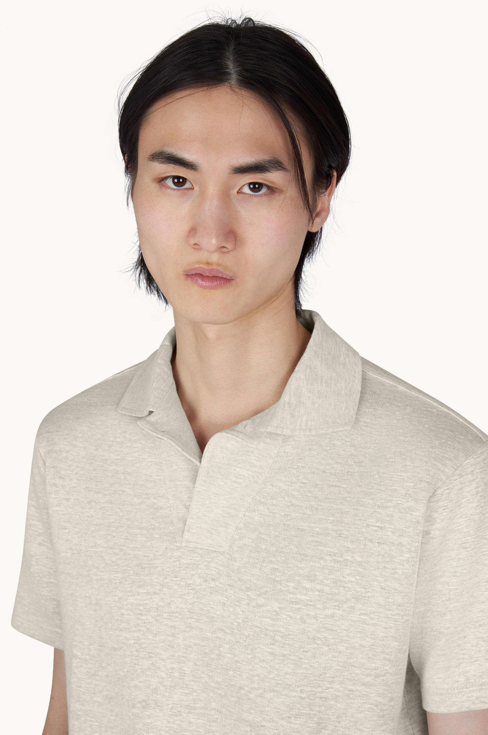 Polo de jersey de lino con cuello abierto image number 4