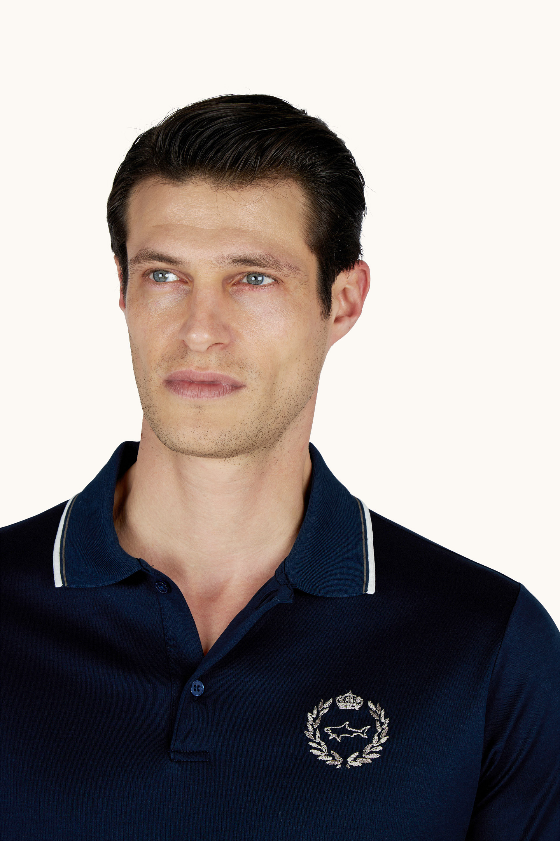 Polo de algod&oacute;n Aqua Touch con bordado her&aacute;ldico image number 5